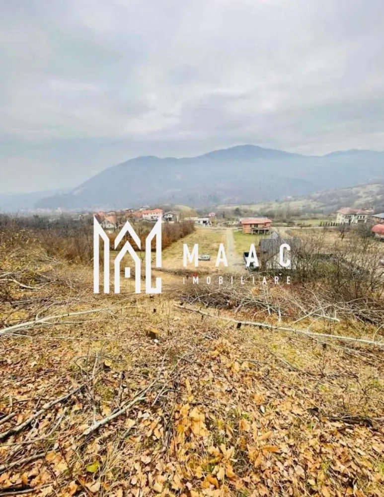 Teren intravilan | 1916 mp | Cisnadioara - MAAC Imobiliare va propune spre vanzare un teren de 1916 mp, in Cisnădioara cu o panoramă superbă spre Munții Făgăraș și Cetatea Cisnădioara. Vă propunem spre vânzare 3 loturi de teren intravilan, ideale pentru construcții rezidențiale, situate într-o zonă liniștită și pitorească din Cisnădioara, Lot 1: 966 mp Lot 2: 500 mp Lot 3: 450 mp Terenurile beneficiază de acces auto facil printr-un drum bine întreținut și dispun de toate utilitățile (curent electric, apă, gaz, canal), aflate la marginea proprietății. Amplasarea este una deosebită, cu o panoramă impresionantă asupra Munților Făgăraș și Cetății Cisnădioara, oferind un cadru natural ideal pentru locuință permanentă sau casă de vacanță. Pentru mai multe informatii sau pentru a programa o vizionare, va rugam specificati ID: CP2643068 }}