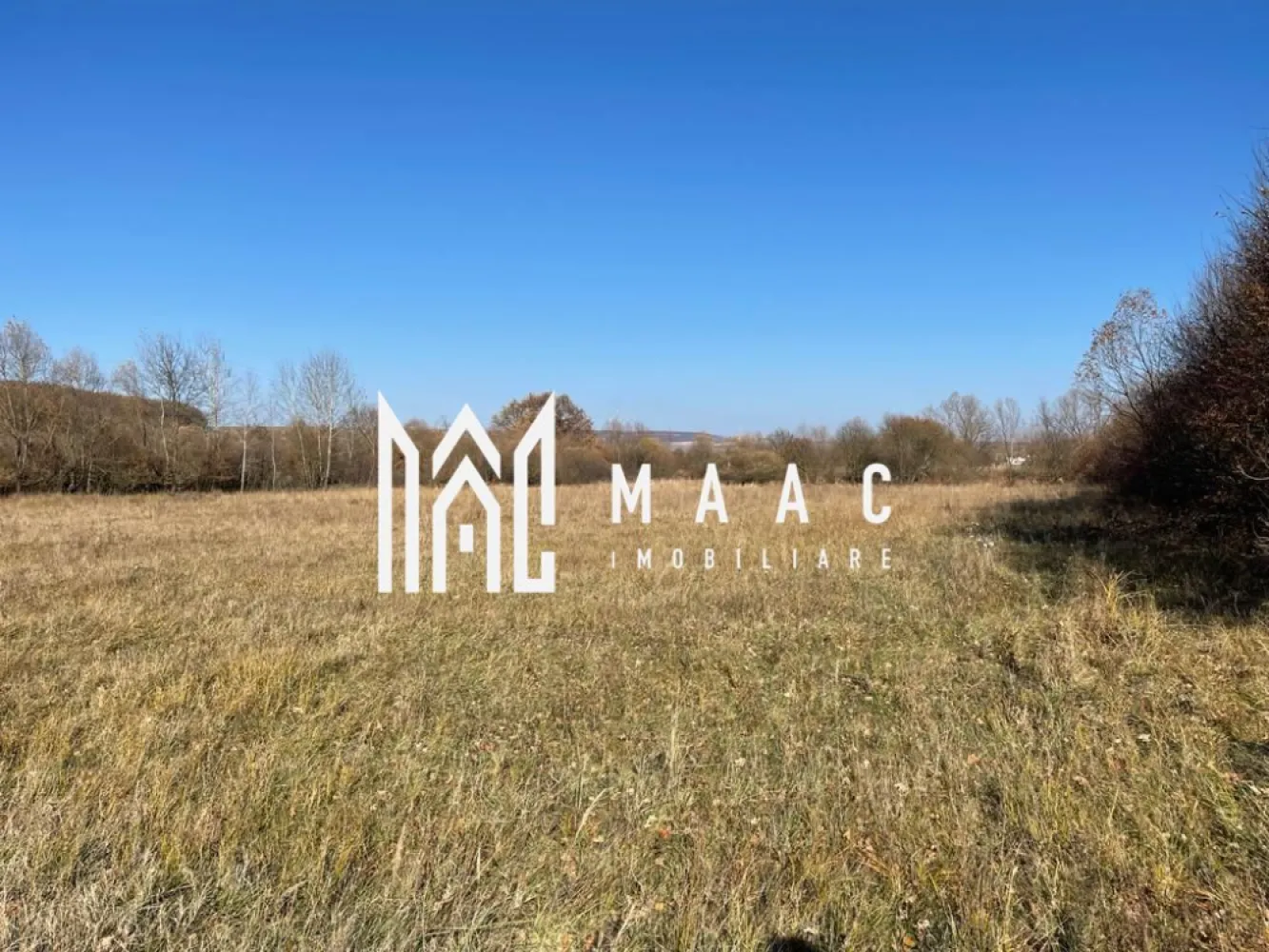 Teren industrial | servicii Selimbar DN | 2934mp - MAAC Imobiliare vă propune spre vânzare un teren cu destinație industrială sau servicii, localizat în Șelimbăr, poziționat strategic la șosea și în proximitatea autostrăzii, aspect ce facilitează desfășurarea activităților economice în condiții optime. Proprietatea reprezintă o oportunitate potrivită pentru investitori și dezvoltatori interesați de proiecte industriale, logistice sau de servicii, într-o zonă cu accesibilitate excelentă.

Indicii de urbanism (POT, CUT etc.) vor fi reglementați prin PUZ, oferind posibilitatea configurării unui proiect adaptat cerințelor specifice ale viitorului beneficiar. Conform Certificatului de Urbanism, imobilul nu este grevat de servituți sau sarcini și nu se află în zonă de protecție, aspecte care asigură un cadru juridic clar pentru dezvoltare.

Caracteristici principale:
-Teren cu destinație industrială sau servicii
-Localizare în Șelimbăr
-Poziționat la șosea
-Apropiere de autostradă
-Fără servituți și sarcini
-Indicii urbanistici reglementați prin PUZ

Datorită amplasării și accesului facil la infrastructura rutieră majoră, terenul este pretabil pentru o multitudine de activități industriale sau de servicii, oferind premise favorabile pentru dezvoltări eficiente și sustenabile.

Pentru mai multe detalii, vă rugăm să precizați telefonic că ați văzut anunțul cu ID CP1349881.