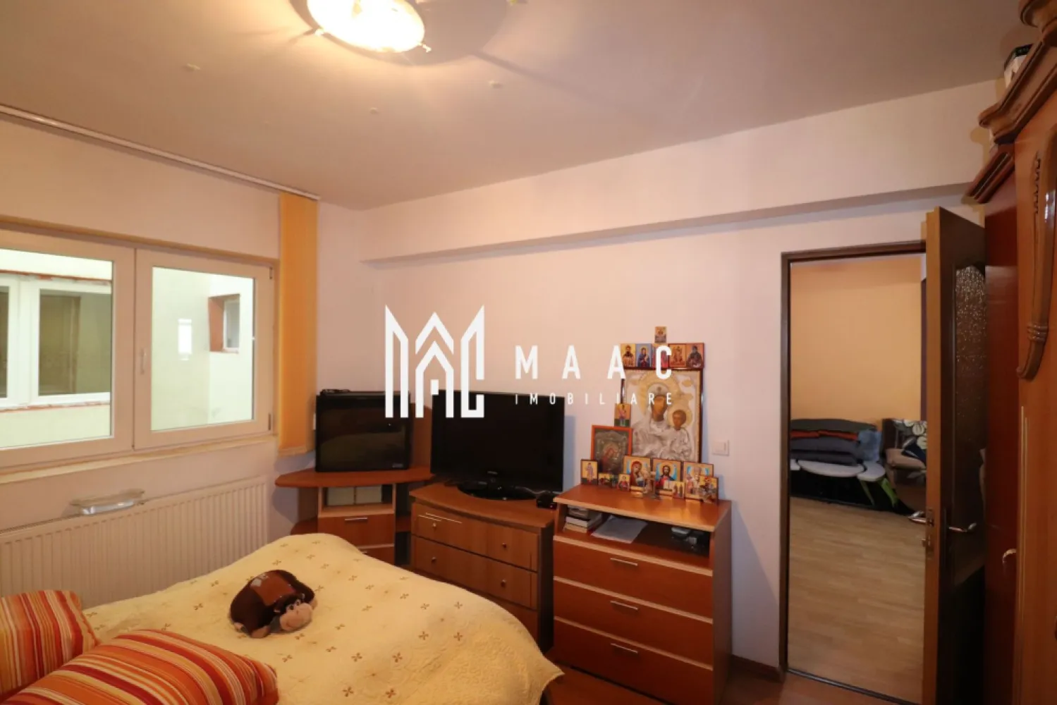Apartament 3 camere | Etaj 1 | Parcare privata | Strand II