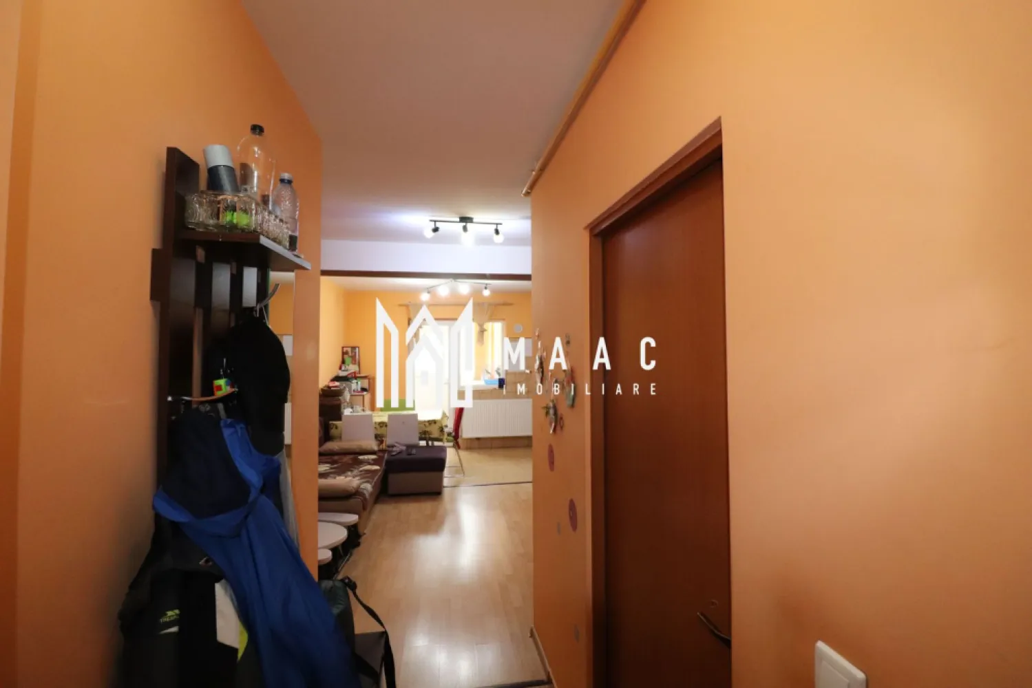 Apartament 3 camere | Etaj 1 | Parcare privata | Strand II