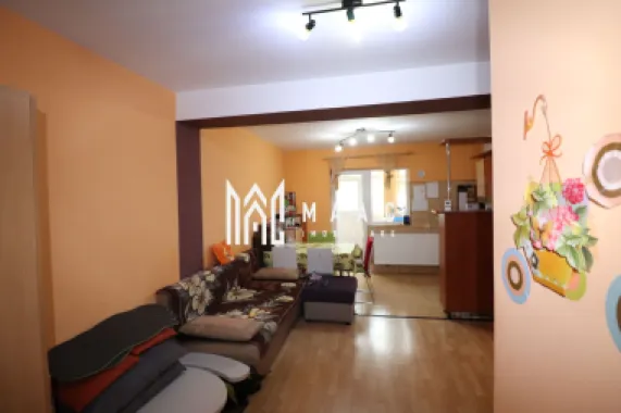 Apartament 3 camere | Etaj 1 | Parcare privata | Strand II