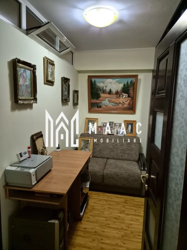 Apartament 3 camere| 60.91 mp | Zona Nord | Centrala Termica | - Pret 85.000Euro | Apartament 3 camere decomandat | Centrala termica proprie| etaj 1| MAAC Imobiliare va propune spre vanzare un apartament cu 3 camere, decomandat, situat in zona Nord ,aflat la etajul 1/4 al unui bloc nou (recent construit )cu acoperis, Cu o suprafata generoasa utila de 55.24 MP si totala de 60.91MP, acesta este compartimentat astfel: -Hol -2 Dormitoare,unul dintre ele cu acces la balcon , -Living cu acces la balcon -Bucatarie -Baie cu ventilatie Apartamentul beneficiaza de multiple imbunatatiri precum: -Centrala Termica pe gaz -Calorifere noi , -Tamplarie PVC -Parchet nou -Mobilier din lemn masiv Imobilul se propune spre vanzare complet mobilat si utilat cu exceptia tablourilor si a unei masute. Avantaje suplimentare: -Costuri mici la intretinere in timpul sezonului cald/rece. -Amplasarea excelentă oferă acces facil la principalele puncte de interes din zonă, -Compartimentare ideala Dacă îți dorești un apartament gata de locuit, modern și cu o priveliște deosebită, contactează-ne pentru mai multe detalii sau pentru a programa o vizionare! MAAC Imobiliare vine in sprijinul dumnevoastra cu : - Consultanta imobiliara - Consiliere juridica - Indrumare financiara - Atentie, respect si corectitudine id: CP2777144 }}