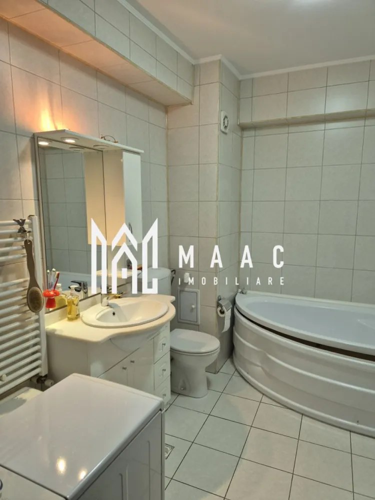 Apartament 3 camere| 60.91 mp | Zona Nord | Centrala Termica | - Pret 85.000Euro | Apartament 3 camere decomandat | Centrala termica proprie| etaj 1| MAAC Imobiliare va propune spre vanzare un apartament cu 3 camere, decomandat, situat in zona Nord ,aflat la etajul 1/4 al unui bloc nou (recent construit )cu acoperis, Cu o suprafata generoasa utila de 55.24 MP si totala de 60.91MP, acesta este compartimentat astfel: -Hol -2 Dormitoare,unul dintre ele cu acces la balcon , -Living cu acces la balcon -Bucatarie -Baie cu ventilatie Apartamentul beneficiaza de multiple imbunatatiri precum: -Centrala Termica pe gaz -Calorifere noi , -Tamplarie PVC -Parchet nou -Mobilier din lemn masiv Imobilul se propune spre vanzare complet mobilat si utilat cu exceptia tablourilor si a unei masute. Avantaje suplimentare: -Costuri mici la intretinere in timpul sezonului cald/rece. -Amplasarea excelentă oferă acces facil la principalele puncte de interes din zonă, -Compartimentare ideala Dacă îți dorești un apartament gata de locuit, modern și cu o priveliște deosebită, contactează-ne pentru mai multe detalii sau pentru a programa o vizionare! MAAC Imobiliare vine in sprijinul dumnevoastra cu : - Consultanta imobiliara - Consiliere juridica - Indrumare financiara - Atentie, respect si corectitudine id: CP2777144 }}