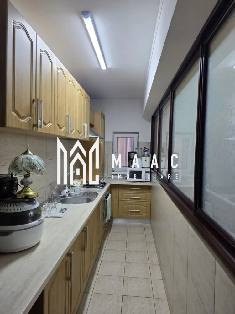Apartament 2 camere 60 mp | Zona Nord | Centrala Termica | - Pret 85.000Euro | Apartament 2 camere decomandat | Centrala termica proprie| etaj 1

MAAC Imobiliare va propune spre vanzare un apartament cu 2 camere, decomandat, situat in zona Nord ,aflat la etajul 1/4 al unui bloc nou.

Cu o suprafata generoasa utila de 55.24 MP si totala de 60.91MP, acesta este compartimentat astfel:
-Hol
-Dormitor generos
-Camera de dressing si birou
-Living cu acces la balcon
-Bucatarie
-Baie cu ventilatie

Apartamentul beneficiaza de multiple imbunatatiri precum:
-Centrala Termica pe gaz
-Calorifere noi ,
-Tamplarie PVC
-Parchet nou
-Mobilier din lemn masiv

Imobilul se propune spre vanzare complet mobilat si utilat cu exceptia tablourilor si a unei masute.

Avantaje suplimentare:
-Costuri mici la intretinere in timpul sezonului cald/rece.
-Amplasarea excelentă oferă acces facil la principalele puncte de interes din zonă, 
-Compartimentare ideala

Dacă îți dorești un apartament gata de locuit, modern și cu o priveliște deosebită, contactează-ne pentru mai multe detalii sau pentru a programa o vizionare!

MAAC Imobiliare vine in sprijinul dumnevoastra cu :
- Consultanta imobiliara
- Consiliere juridica
- Indrumare financiara
- Atentie, respect si corectitudine

id: CP2777144
