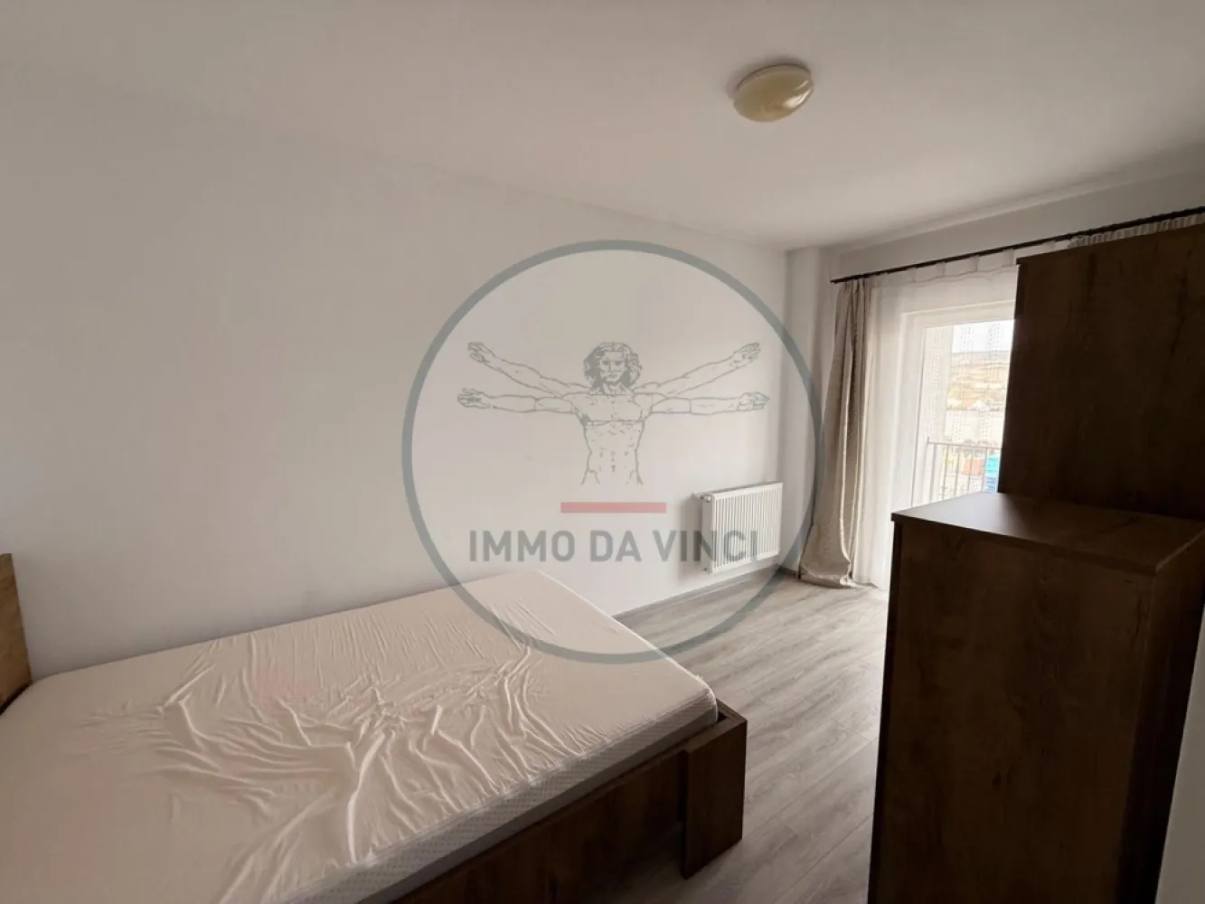 Apartament 2 camere Zona Fabricii/Kaufland Marasti - 🏡 Vând apartament 2 camere – Modern & Complet utilat – Fabricii/Kaufland Mărăști

📍 Locație excelentă: Strada Fabricii, zona Kaufland Mărăști
🏢 Etaj: 2/8, cu lift
📐 Suprafață utilă: 41 mp + 7 mp balcon generos
🚗 Parcare subterana contra cost
🛋️ Complet mobilat & utilat – Gata de mutat!

Detalii apartament:
🛏️ Dormitor confortabil
🛋️ Living open-space – spațios și luminos, perfect pentru relaxare
🍽️ Bucătărie complet echipată – electrocasnice moderne
🛁 Baie elegantă cu finisaje de calitate
🌇 Balcon spațios – ideal pentru cafeaua de dimineață sau relaxare
🔒 Acces securizat în bloc, lift modern

Avantaje & Facilități:
✔️ Parcare subterană
✔️ Mobilier modern și electrocasnice incluse
✔️ Izolație termică – costuri mici la întreținere
✔️ Poziție excelentă:

2 min de Kaufland
Aproape de mijloace de transport
Acces rapid către centrul orașului
Magazine, restaurante, școli și parcuri în apropiere

✨ Ideal pentru cupluri, tineri profesioniști sau ca investiție (se închiriază ușor)!
📞 Contact direct proprietar: 0756 935 933
📸 Poze suplimentare și detalii la cerere!