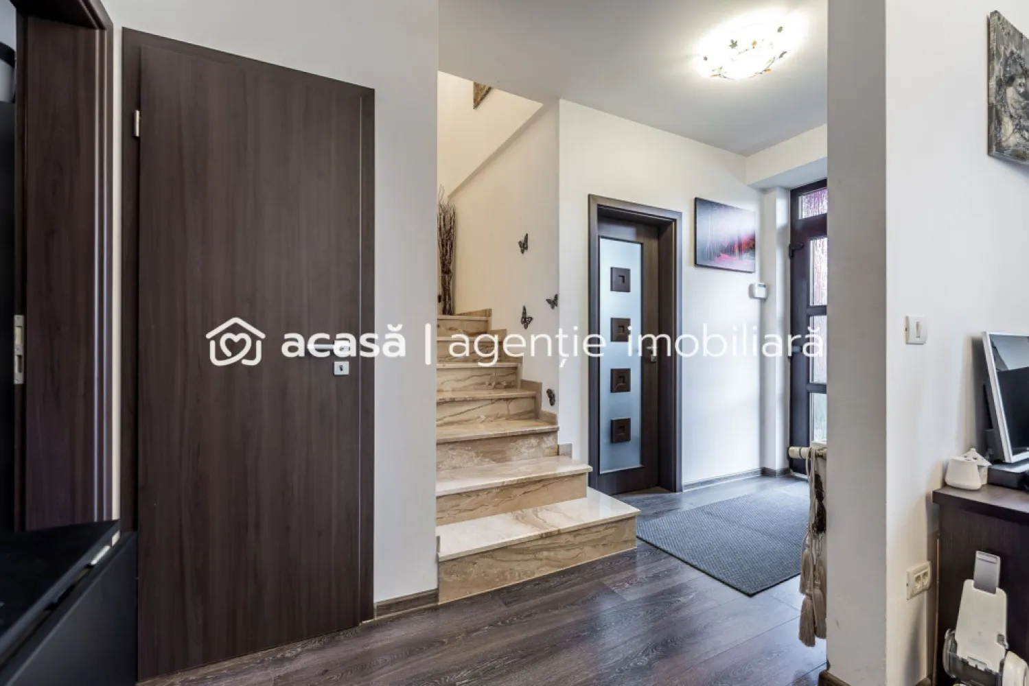 Casă mobilată și utiliată în Westfield | 387 mp teren | curte + anexe