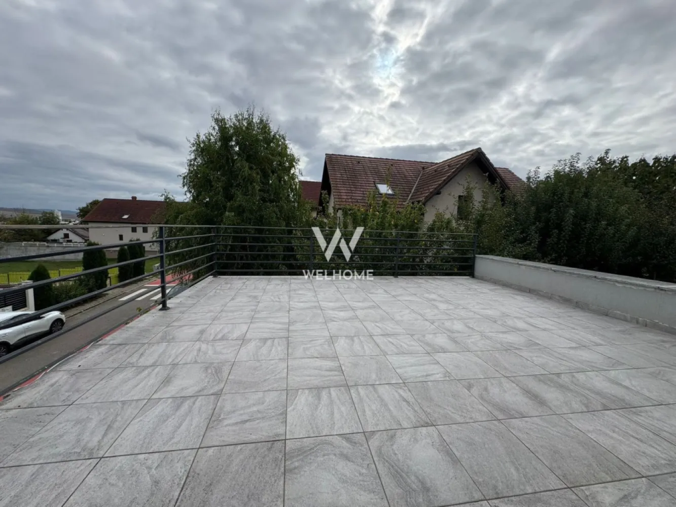 Casa superba , 5 camere si garaj ,zona linistita Sibiu