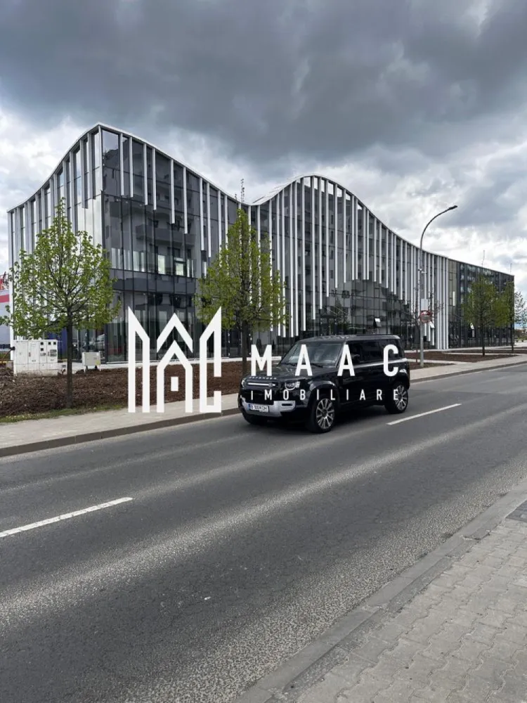 Spațiu de BIROURI I 400 MP I Shopping City Sibiu - MAAC Imobiliare vă propune spre închiriere un spațiu de tip birouri / showroom, cu o suprafață generoasă de 400 mp, situat într-o clădire nouă, ultramodernă, în imediata vecinătate a Shopping City Sibiu. Localizare premium – zonă cu trafic intens, vizibilitate excelentă și acces facil Vizibilitate maximă, design modern – Spațiu de birouri / showroom Clădire nouă – design contemporan, fațadă cortină pe două laturi pentru lumină naturală abundentă Suprafață utilă: 400 mp Înălțime liberă: 3,5 metri Parcare disponibilă Acest spațiu este ideal pentru activități de tip birouri, showroom sau sediu de firmă, oferind un cadru modern și eficient pentru desfășurarea activității. Pentru mai multe informații și programarea unei vizionări, vă rugăm să menționați ID anunț:CP2614543 }}