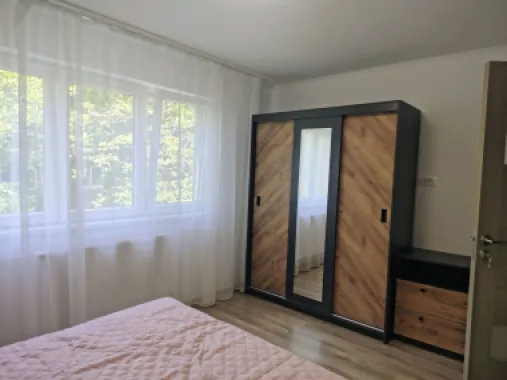 Apartament 3 camere Cantemir , 420 E/luna negociabil, Comision 50%