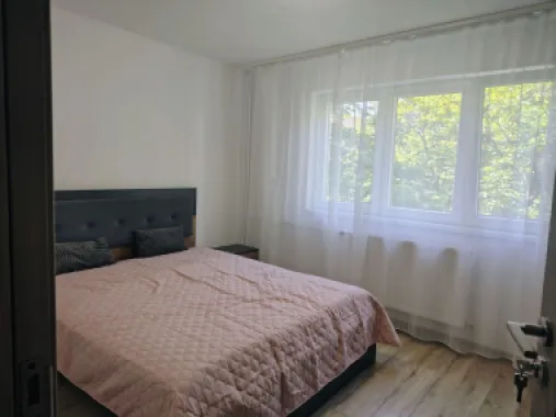 Apartament 3 camere Cantemir , 420 E/luna negociabil, Comision 50%