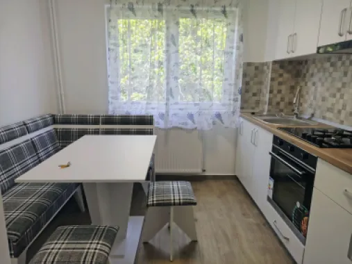 Apartament 3 camere Cantemir , 420 E/luna negociabil, Comision 50%