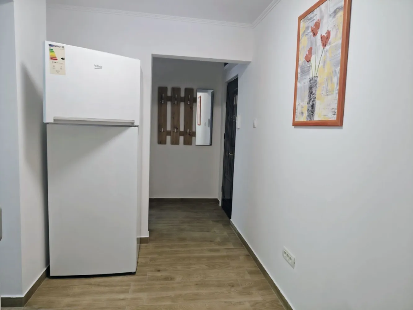 Apartament 3 camere Cantemir , 420 E/luna negociabil, Comision 50%