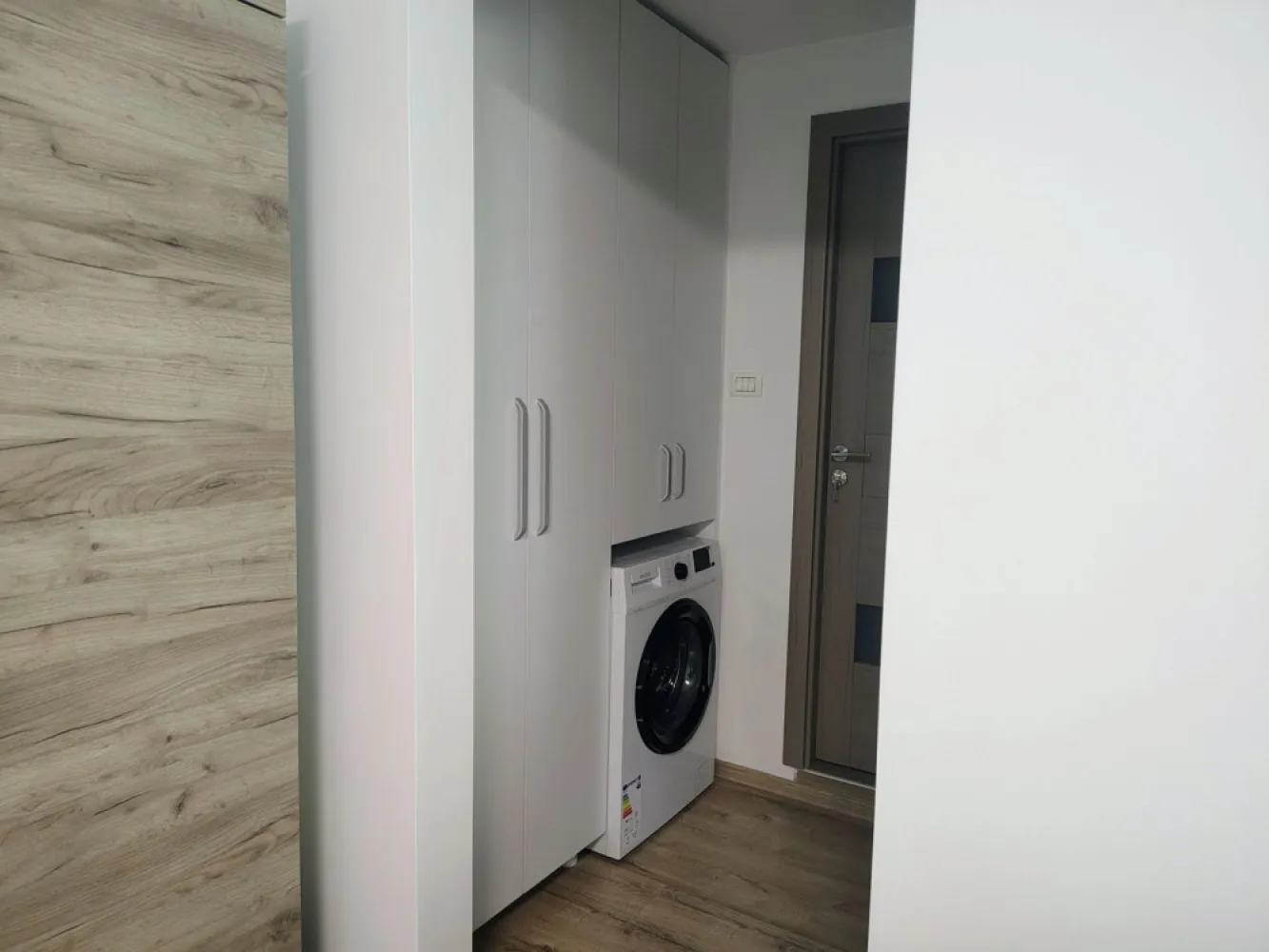Apartament 3 camere Cantemir , 420 E/luna negociabil, Comision 50%