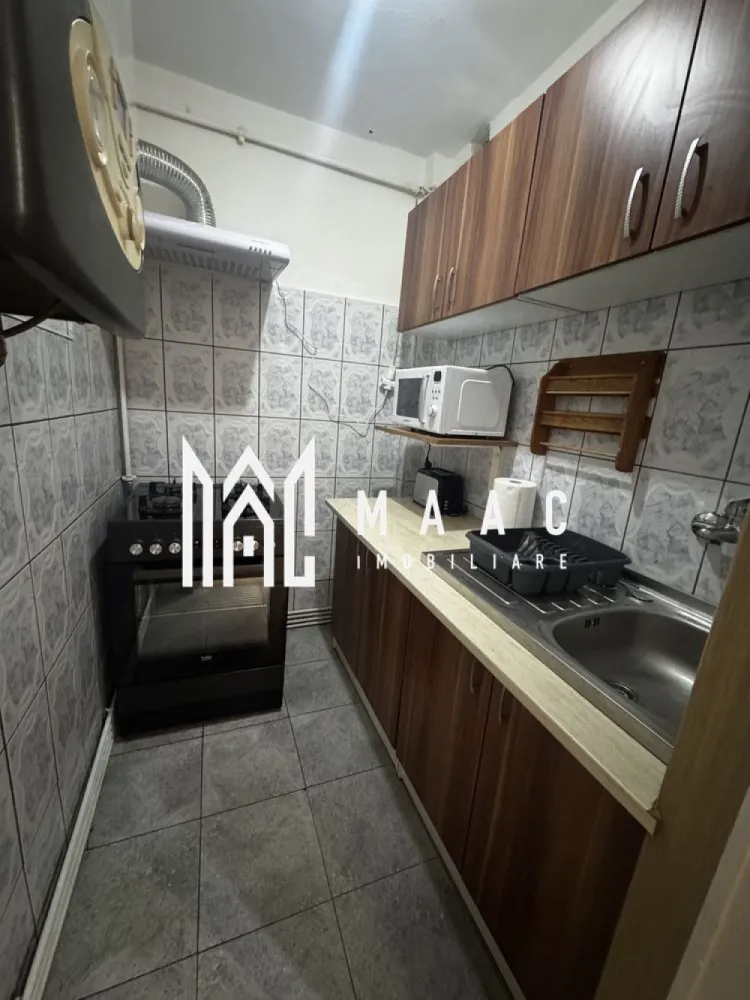 Apartament 2 camere | 40 MPU | Lazaret - MAAC Imobiliare vă propune spre închiriere un apartament cu 2 camere, situat în zona Lazaret.

Locuința are o suprafață de 40 mp și este compartimentată semidecomandat, fiind complet mobilata si utilata.

Compartimentare:
Living
Dormitor
Bucătărie
Baie

Pentru mai multe detalii sau programarea unei vizionări, nu ezitați să ne contactați specificand ID: CP3063377