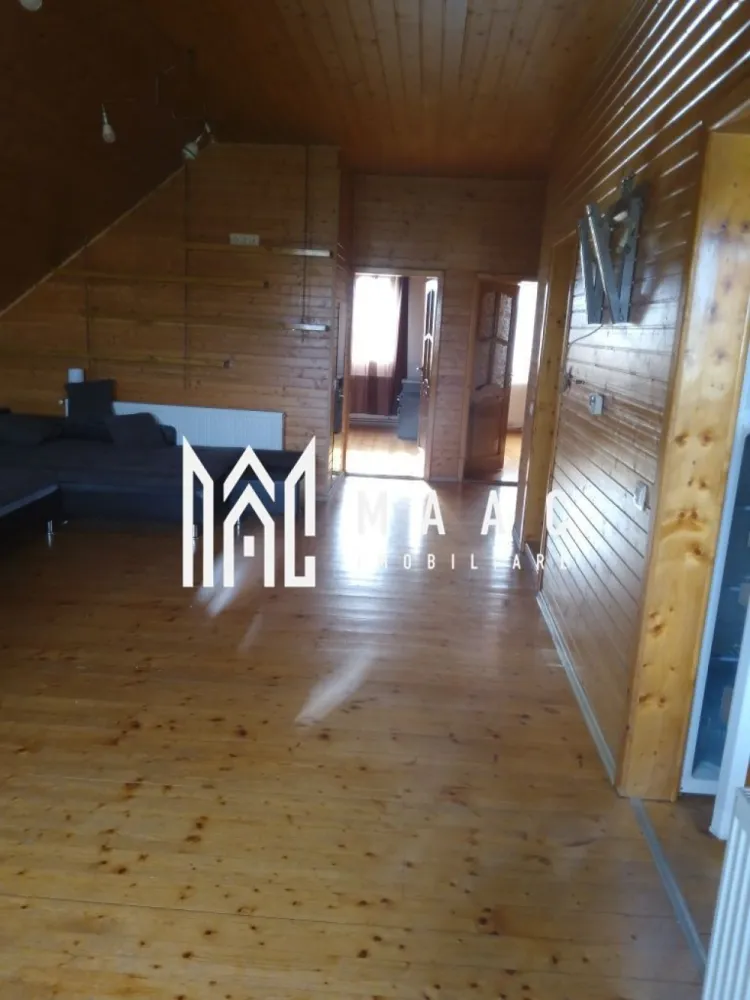 Mansardă | Curte proprie | Garaj | Zona Țiglari - MAAC Imobiliare vă propune spre închiriere o locuință spațioasă și bine compartimentată.

Caracteristici principale
• suprafață utilă de aproximativ 80 mp (mansardă)
• spațiu generos și bine organizat
• curte proprie cu multiple facilități

Compartimentare și dotări
• 2 camere + living spațios
• bucătărie complet utilată
• baie dotată cu cadă și cabină de duș
• dressing și debara pentru depozitare
• mașină de spălat vase

Exterior și facilități
• garaj pentru 2 mașini
• filigorie
• bucătărie de vară
• grădină cu posibilitate de cultivare

Avantaje
• intimitate totală – fără vecini în curte
• zonă liniștită și accesibilă
• ideală pentru familie
• se acceptă animale de companie

Pentru mai multe detalii sau pentru programarea unei vizionări, vă rugăm să ne contactați și să menționați ID-ul proprietății; CP3054450.