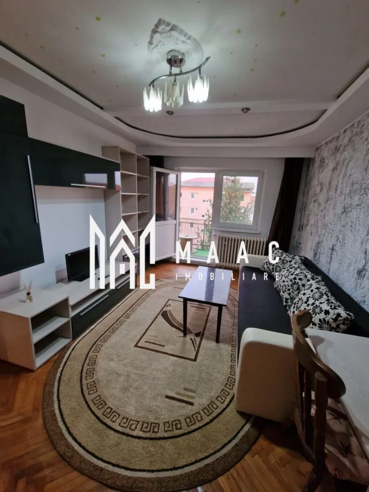 Apartament 3 Camere | Pet Friendly | Valea Aurie - MAAC Imobiliare vă propune spre închiriere un apartament cu 3 camere, confortabil și bine compartimentat, situat în zona Valea Aurie.

Caracteristici principale
• apartament spațios, ideal pentru locuit
• complet mobilat și utilat
• compartimentare practică și funcțională
• balcon inclus

Compartimentare și dotări
• living + 2 dormitoare
• bucătărie complet utilată
• baie
• centrală termică proprie
• aragaz, cuptor, frigider
• mașină de spălat rufe

Localizare și avantaje
• zonă liniștită și apreciată – Valea Aurie
• acces facil către magazine, școli și transport în comun
• etaj 4

Beneficii
• ideal pentru familie sau cuplu
• disponibil pentru mutare imediată
• zonă verde și aerisită

Pentru mai multe detalii sau pentru programarea unei vizionări, vă rugăm să ne contactați și să menționați ID-ul proprietății: CP3054498.