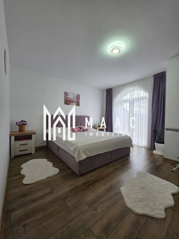 Casa Individuala I Teren 753mp I Curte +Terasa I Cristian - MAAC Imobiliare va prezinta o casa superba, pe 2 nivele P+1E, decomandata, situata intr-o zona linistita din Cristian. Compartimentare : Parter: Hol, living generos de 35mp cu iesire pe terasa, bucatarie separata, baie cu dus, debara, casa scarii. Etaj: Hol, 3 dormitoare ( unul cu dressing ), baie cu cada, 2 balcoane Locuinta este decomandata si ofera acces facil spre fiecare incapere. Curtea este amenajata cu terasa inchisa ( 35mp), loc pentru gratar si spatiu pentru foc de tabara, carport auto, pavele+gazon. In spate se gaseste si o magazie pentru unelte. Avantaje si dotari: Izolatie exterioara cu polistiren de 10 Izolatie pod cu vata bazaltica 20cm Pod pentru depozitare pe toata suprafata casei Gard nou ( urmeaza sa fie montat) Termopane noi la terasa ( urmeaza sa fie montate) Aer conditionat Centrala termica prin condensare + calorifere. Zona linistita, departe de trafic si agitatie. Clasa energetica A, costuri reduse . Predare exact ca in poze, mobilata si utilata, mutare imediata. Acte actuale, fara sarcini, se poate achizitiona si prin credit. Pentru mai multe detalii sau vizionari mentionati ID : CP2612792 }}