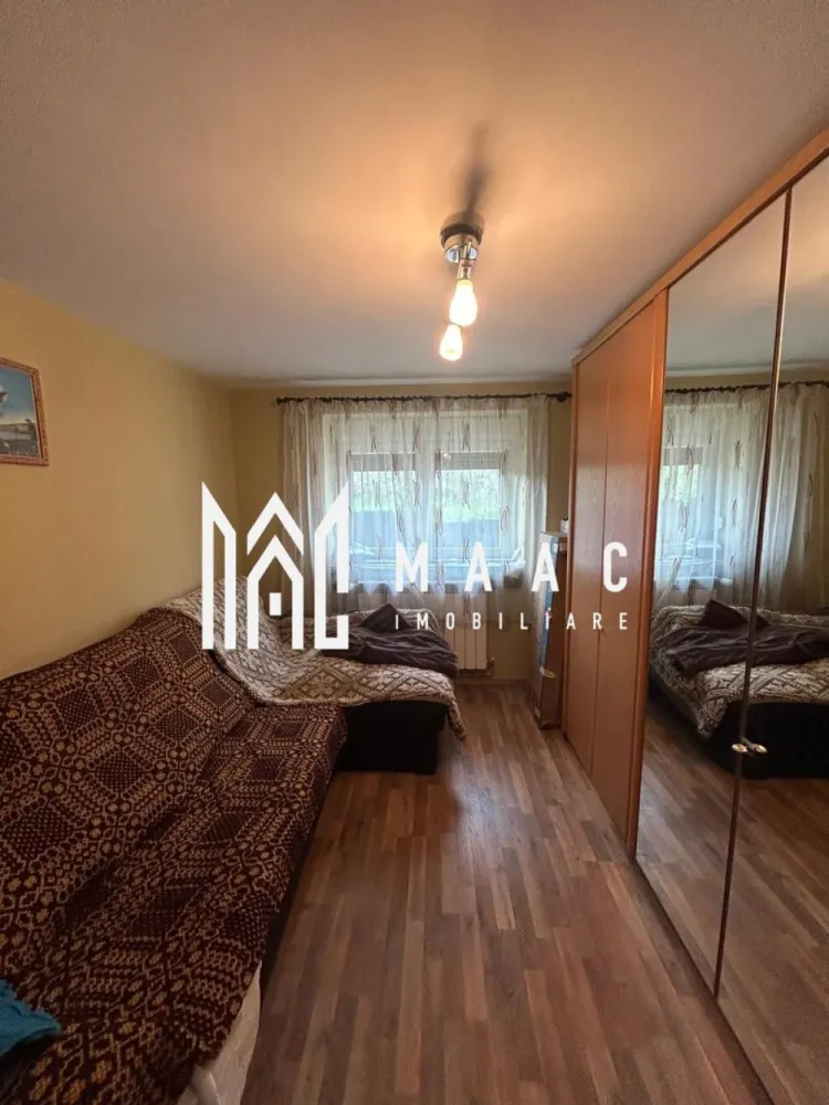 Casa Individuala I 4 Camere I 2000mp Teren I Mag-Saliste - O oportunitate rară pentru cei care își doresc o proprietate completă, cu suprafețe generoase, multiple anexe și potențial excelent atât pentru locuire, cât și pentru investiție, agricultură sau agroturism.
Se oferă spre vânzare casă individuală construită în anul 2015, amplasată pe un teren de 2.000 mp, împreună cu 3,8 hectare (38.000 mp) teren extravilan.

Caracteristici locuință:
Hol de acces
3 dormitoare
Bucătărie
Baie
Cămară

Dotări și beneficii:
Panouri fotovoltaice – eficiență energetică sporită și costuri reduse de întreținere
Terasă
Magazie
Pivniță de aproximativ 40 mp
Șură

Teren:
Curte și grădină de 2.000 mp
Pomi fructiferi
Teren extravilan inclus de 38.000 mp (3,8 ha)

Avantaje:
Proprietate ideală pentru gospodărie completă, fermă, agricultură sau investiție
Suprafață extinsă, cu multiple posibilități de exploatare
Construcție modernă, bine organizată
Costuri optimizate prin sistem fotovoltaic

Potențial excelent pentru dezvoltare rurală, agroturism sau activități productive

Această proprietate oferă combinația ideală între confort, independență energetică și oportunități multiple de valorificare, fiind alegerea potrivită pentru cei care caută spațiu, eficiență și investiție sigură.

Pentru informati si vizionari: CP3062538