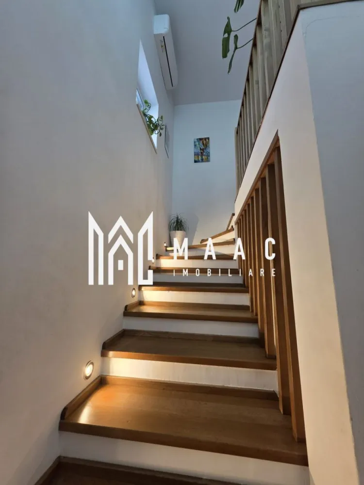 Casa Individuala I Teren 753mp I Curte +Terasa I Cristian - MAAC Imobiliare va prezinta o casa superba, pe 2 nivele P+1E, decomandata, situata intr-o zona linistita din Cristian. Compartimentare : Parter: Hol, living generos de 35mp cu iesire pe terasa, bucatarie separata, baie cu dus, debara, casa scarii. Etaj: Hol, 3 dormitoare ( unul cu dressing ), baie cu cada, 2 balcoane Locuinta este decomandata si ofera acces facil spre fiecare incapere. Curtea este amenajata cu terasa inchisa ( 35mp), loc pentru gratar si spatiu pentru foc de tabara, carport auto, pavele+gazon. In spate se gaseste si o magazie pentru unelte. Avantaje si dotari: Izolatie exterioara cu polistiren de 10 Izolatie pod cu vata bazaltica 20cm Pod pentru depozitare pe toata suprafata casei Gard nou ( urmeaza sa fie montat) Termopane noi la terasa ( urmeaza sa fie montate) Aer conditionat Centrala termica prin condensare + calorifere. Zona linistita, departe de trafic si agitatie. Clasa energetica A, costuri reduse . Predare exact ca in poze, mobilata si utilata, mutare imediata. Acte actuale, fara sarcini, se poate achizitiona si prin credit. Pentru mai multe detalii sau vizionari mentionati ID : CP2612792 }}