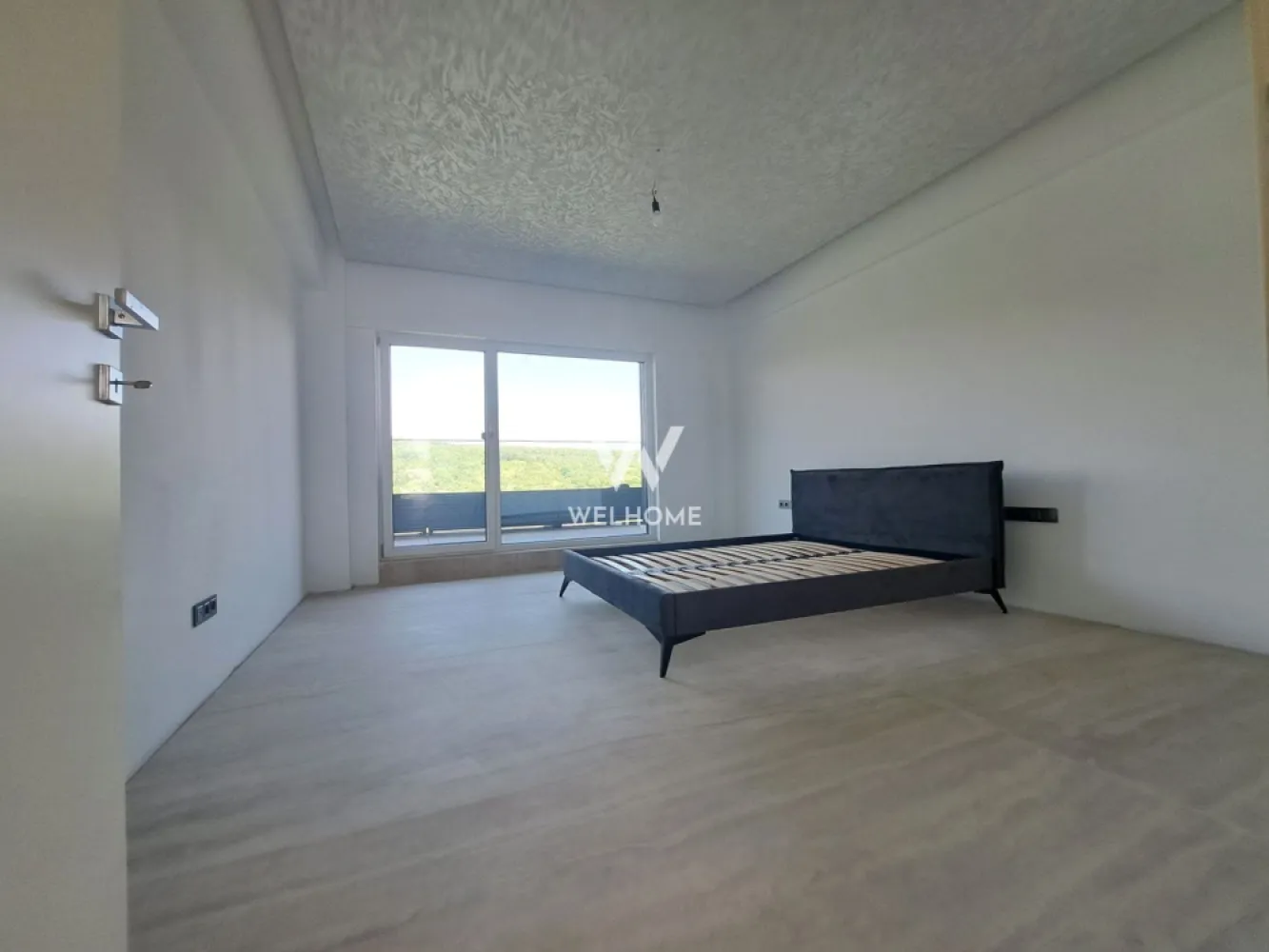 Casa cu piscina interioara si priveliste catre Cetatea Cisnadioarei