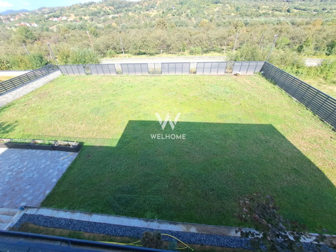 Casa cu piscina interioara si priveliste catre Cetatea Cisnadioarei