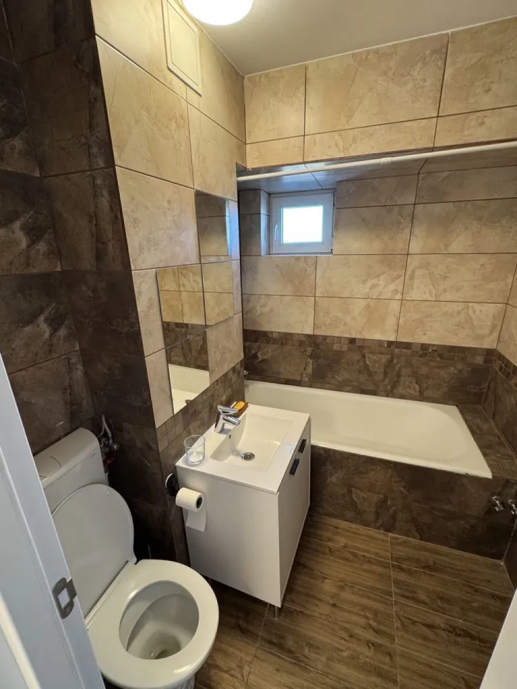 Inchiriez apartament 2 camere Piata Victoriei - Apartament 2 camere, complet mobilat si utilat, situat pe Sos. N. Titulescu, in imediata apropiere a Pietei Victoriei, nu beneficiaza de loc de parcare.