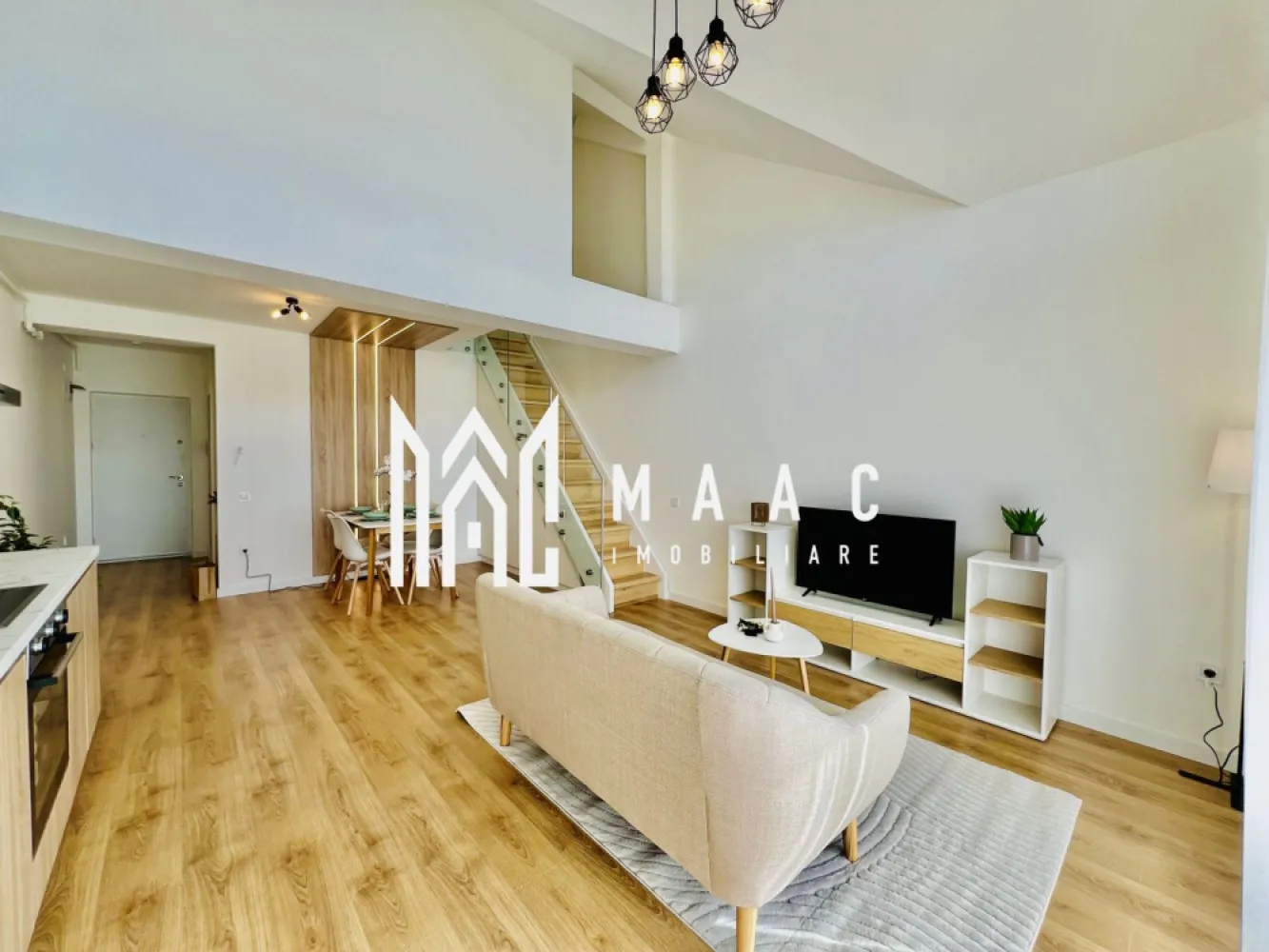 Apartament 2 camere I la cheie I cu logie și loc de parcare inclus - MAAC Imobiliare propune spre vânzare un apartament modern cu 2 camere, predare la Alb, situat într-un ansamblu rezidențial premium, în zona de Vest a orașului Sibiu. Suprafață utilă: 55,54 mp Logie: 7,8 mp (cu sticlă securizată și sistem de captare a apelor) Etaj: 2 din 2 Disponibilitate: Intabulat, disponibil imediat Predare: La Alb Compartimentare și dotări: Living luminos cu zonă de dining Dormitor generos Baie Jaluzele electrice Încălzire în pardoseală Orientare sudică, cu lumină naturală și vedere panoramică Loc de parcare inclus Finisaje și construcție: Izolație cu vată bazaltică Granit pe casa scării Logie închisă cu sticlă securizată Avantaje ale ansamblului: 45% din teren destinat spațiilor verzi Fațade finisate cu larice siberian și piatră naturală Locuri de joacă amenajate în cadrul complexului Acces facil spre oraș, fără ambuteiaje Patru căi de acces Pentru mai multe detalii, vă rugăm să precizați telefonic că ați văzut anunțul ID: CP2611884 }}