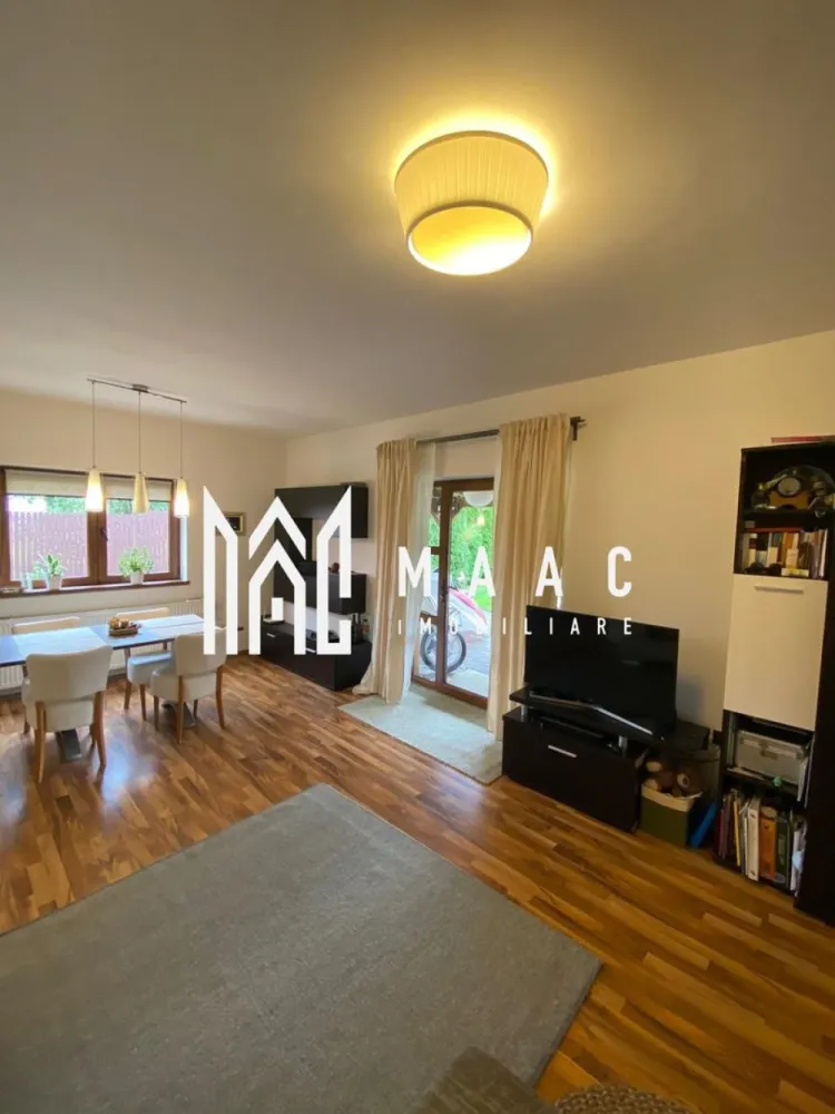 Casa 4 Camere | Tip Duplex | Curte | BBQ | Cisnadie - MAAC Imobiliare vă propune spre vânzare o casă tip duplex ideală pentru familii sau pentru cei care își doresc o locuință spațioasă, într-un cadru liniștit, cu acces rapid către facilități urbane esențiale. Proprietatea este finalizată și disponibilă imediat, fiind o alegere excelentă atât pentru locuire, cât și pentru investiție pe termen lung.

Imobilul este construit în anul 2008 din cărămidă, cu acoperiș din țiglă, și beneficiază de o suprafață utilă de 100 mp, o suprafață construită desfășurată de 140 mp și un teren total de 250 mp, din care 90 mp reprezintă curte liberă. Deschiderea stradală de 16 m oferă acces facil și multiple posibilități de utilizare.

Compartimentare:
-4 camere, dintre care 3 dormitoare
-Bucătărie închisă, complet mobilată și utilată
-2 băi cu geam, una dotată cu cabină de duș și cealaltă cu cadă
-1 balcon
-1 terasă
-Pod funcțional, ideal pentru depozitare
-2 locuri de parcare

Dotări și finisaje:
-Centrală termică proprie și încălzire prin calorifere
-Izolație termică exterioară
-Tâmplărie PVC cu geam termopan

Proprietatea se vinde complet mobilată și utilată, incluzând aragaz, hotă, frigider, mașină de spălat rufe și TV, fiind pregătită pentru mutare imediată. Este racordată la toate utilitățile: apă, canalizare, electricitate, gaz, internet, CATV și telefon.

Exteriorul este amenajat pentru confort și relaxare:
-Curte de 90 mp
-Zonă special amenajată pentru grătar / barbeque
-Acces auto în curte
-Spațiu verde 

Imobilul este situat într-o zonă cu străzi asfaltate, iluminat public și acces rapid către mijloace de transport, oferind un echilibru ideal între intimitate, confort și conectivitate urbană.

Pentru mai multe detalii sau pentru a programa o vizionare, precizați telefonic că ați văzut anunțul cu ID: CP3065927
