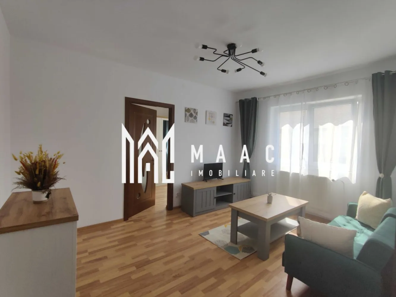 Apartament 2 camere | Aleea Buia | Etaj 4/5 | 40 mp | - MAAC Imobiliare vă propune spre închiriere un apartament cu 2 camere, semidecomandat, situat pe Aleea Buia, într-o zonă foarte bună, în spatele bulevardului Mihai Viteazul.

Locuința este amplasată la etajul 4 din 5, are o suprafață utilă de 40 mp și este disponibilă pentru mutare imediată.

Apartamentul se remarcă printr-un ambient plăcut, fiind complet mobilat și utilat, cu pardoseli din lemn și lumină naturală abundentă.

Compartimentare:
Living
Dormitor
Bucătărie
Baie

Pentru mai multe detalii sau programarea unei vizionări, nu ezitați să ne contactați specificand ID: CP3065558