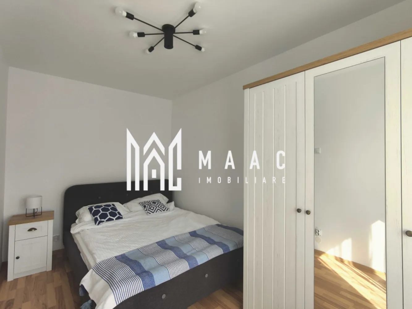 Apartament 2 camere | Aleea Buia | Etaj 4/5 | 40 mp | - MAAC Imobiliare vă propune spre închiriere un apartament cu 2 camere, semidecomandat, situat pe Aleea Buia, într-o zonă foarte bună, în spatele bulevardului Mihai Viteazul.

Locuința este amplasată la etajul 4 din 5, are o suprafață utilă de 40 mp și este disponibilă pentru mutare imediată.

Apartamentul se remarcă printr-un ambient plăcut, fiind complet mobilat și utilat, cu pardoseli din lemn și lumină naturală abundentă.

Compartimentare:
Living
Dormitor
Bucătărie
Baie

Pentru mai multe detalii sau programarea unei vizionări, nu ezitați să ne contactați specificand ID: CP3065558