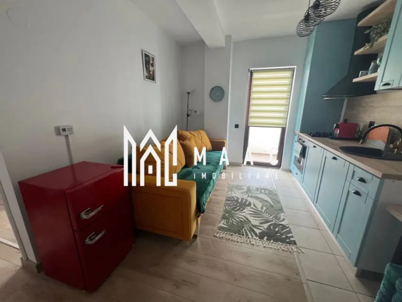 Apartament 2 Camere I Moder I Lift I Doamna Stanca - Se oferă spre închiriere apartament cu 2 camere, situat la etajul 6 din 8, pe strada Doamna Stanca, într-o zonă modernă și bine conectată.

Locuința este complet mobilată și utilată, fiind pregătită pentru mutare imediată.

Caracteristici:
2 camere
Etaj 6 din 8
Balcon
Complet mobilat și utilat
Compartimentare practică
Lift
Loc de parcare inclus

Avantaje:
Disponibil imediat
Se închiriază pe termen lung
Zonă în plină dezvoltare, cu acces rapid către centre comerciale și puncte de interes
Ideal pentru cupluri sau persoane active

Condiții:
Se percepe o lună garanție

Un apartament modern și funcțional, situat într-o zonă atractivă, perfect pentru un stil de viață confortabil

Pentru informati si vizionari: CP3065917