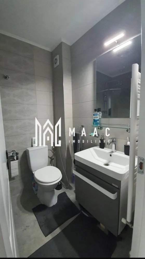 Apartament 2 camere | Parter | Magnolia - MAAC Imobiliare vă propune spre închiriere un apartament cu 2 camere, situat la parter înalt, ideal pentru cei care își doresc confort.

Locuința este compartimentată modern și eficient, beneficiind de:

Living cu bucătărie open-space
Dormitor
Baie

Se predă complet mobilat și utilat, fiind pregătit pentru mutare imediată, fără investiții suplimentare.

Avantaje:
parter înalt – acces facil și intimitate sporită
compartimentare open-space
complet mobilat și utilat
spațiu eficient organizat

Pentru mai multe detalii, sau programarea unei vizionari specificati ca ati vazut anuntul cu ID: CP3034903