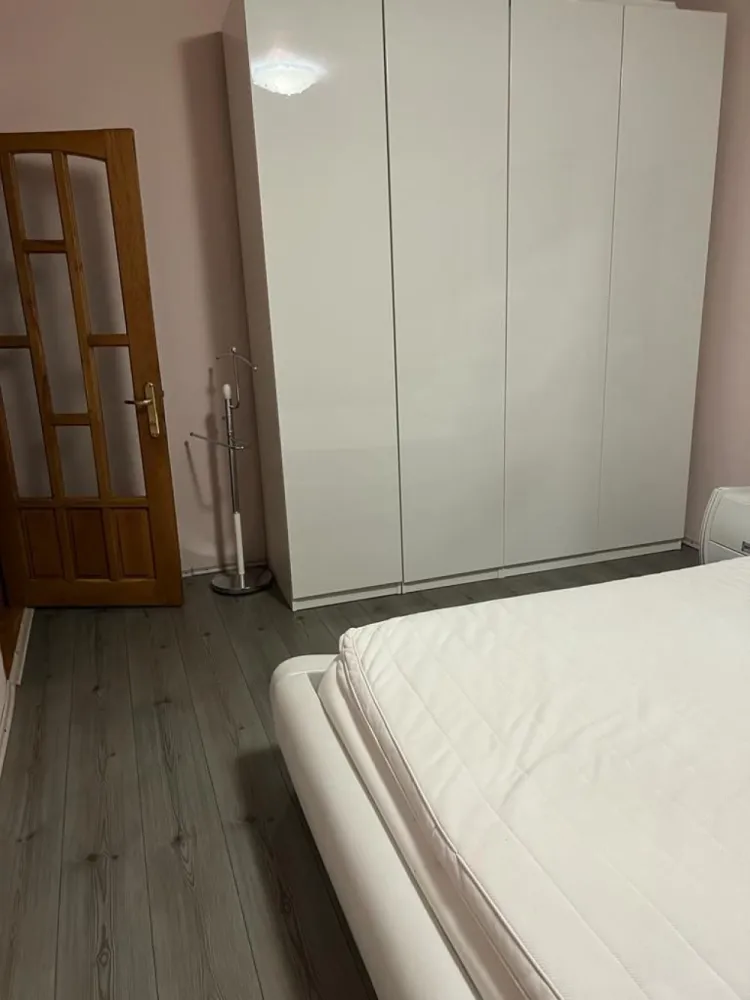 De inchiriat apartament cu 3 camere, str. Anghel Saligny, 450 euro