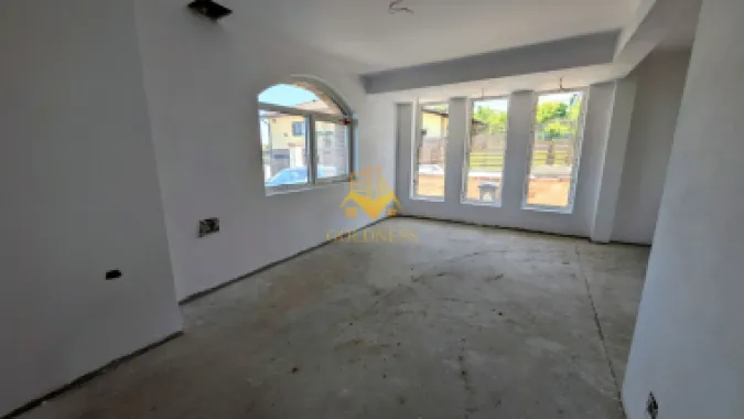Vila, 4 Camere, Dezmir, Constructie Noua, 450 mp, 4 Bai, 2 Parcari