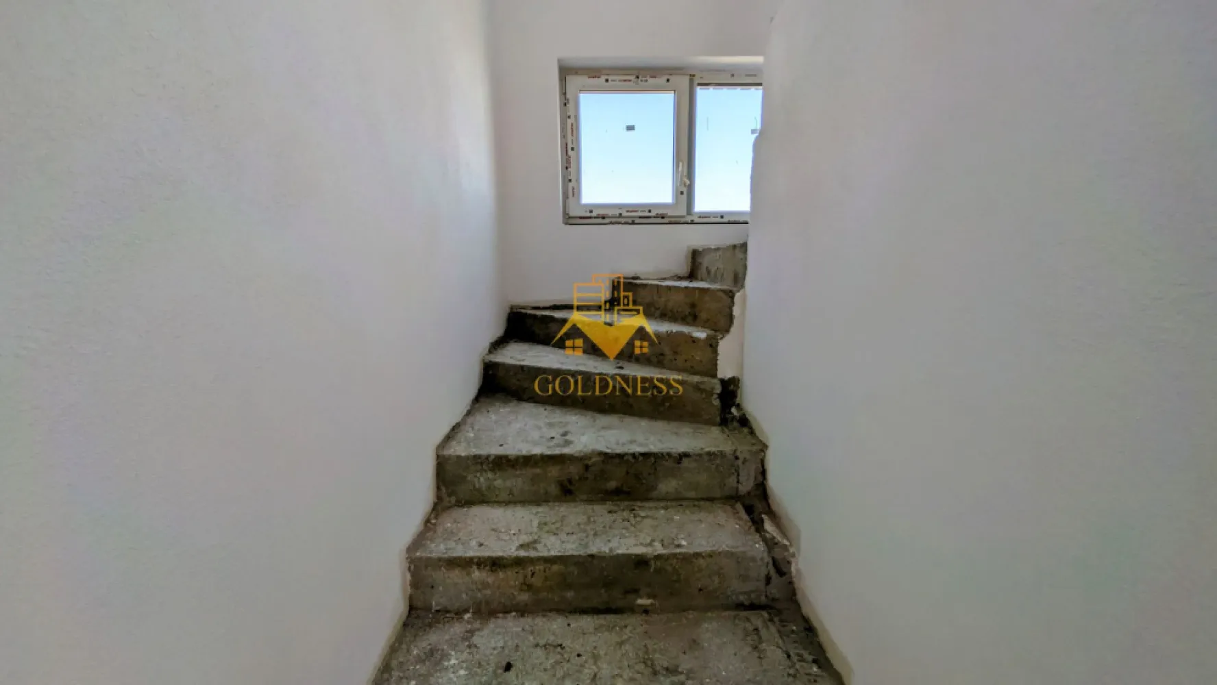Vila, 4 Camere, Dezmir, Constructie Noua, 450 mp, 4 Bai, 2 Parcari