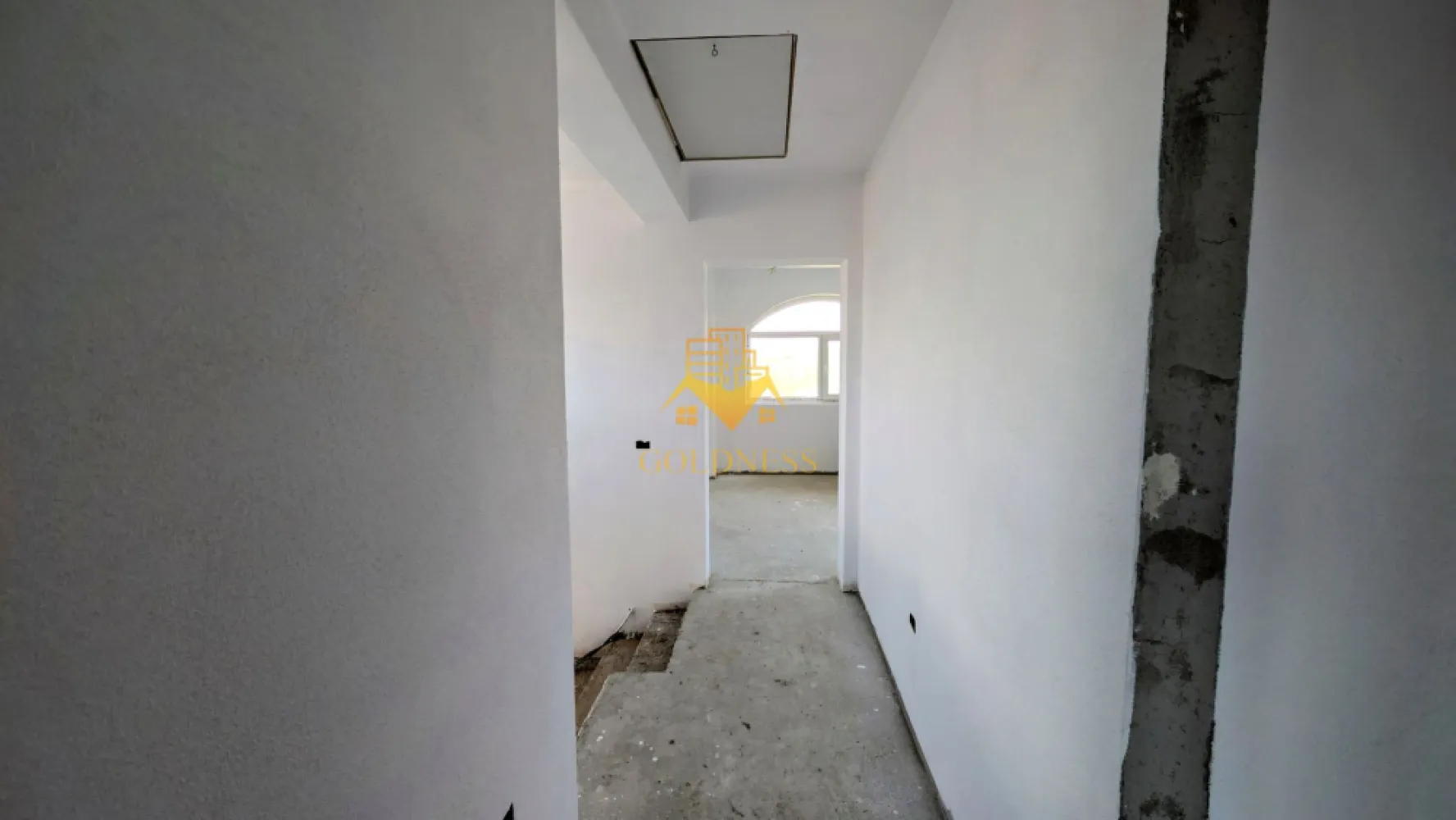 Vila, 4 Camere, Dezmir, Constructie Noua, 450 mp, 4 Bai, 2 Parcari