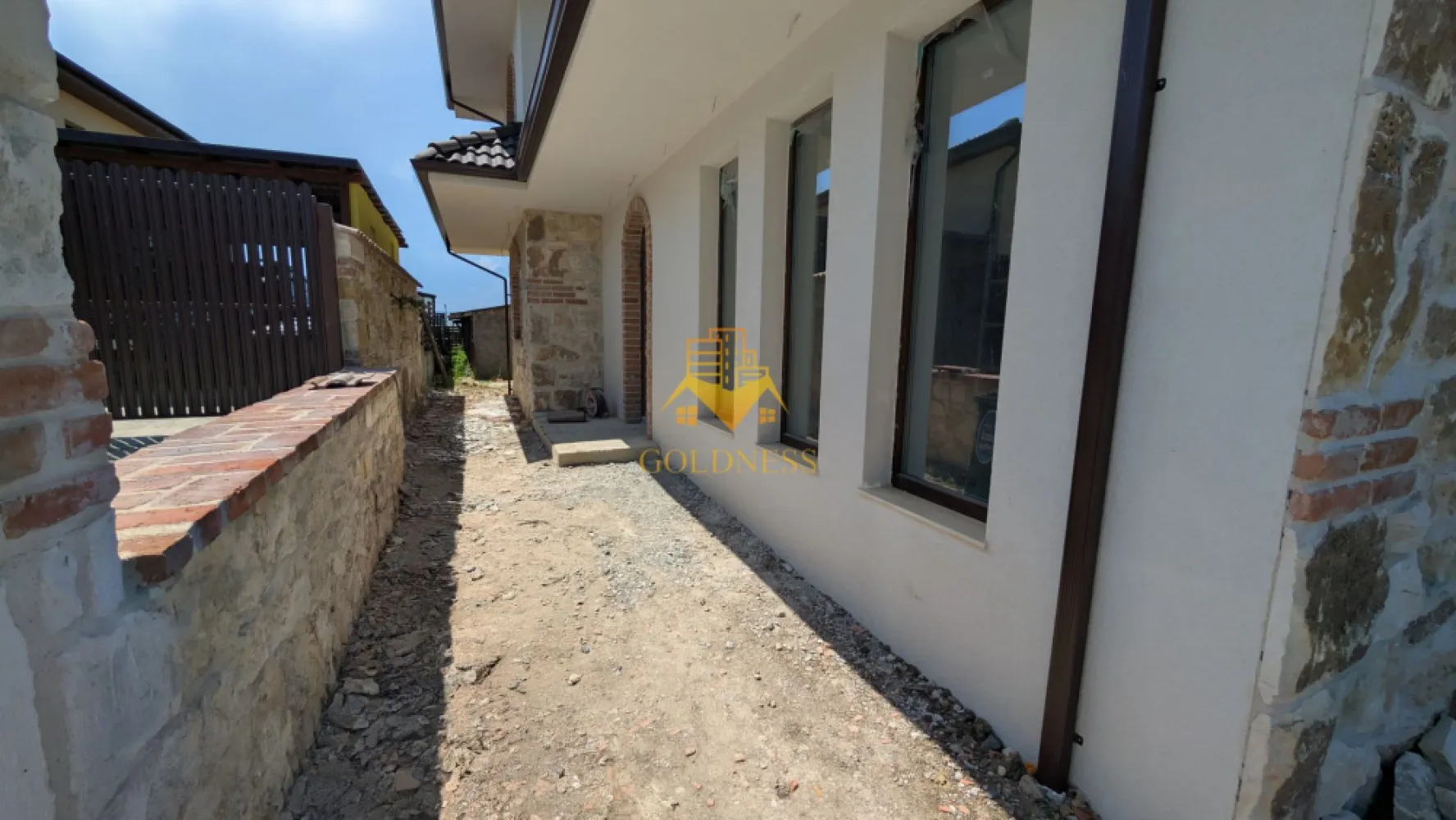 Vila, 4 Camere, Dezmir, Constructie Noua, 450 mp, 4 Bai, 2 Parcari