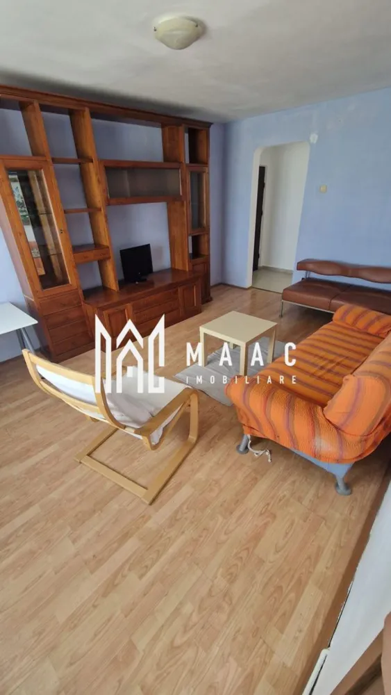 Apartament 3 camere | Balcon | 64 MPU | Decomandat | Lazaret - MAAC Imobiliare va prezinta un Apartament cu 3 camere, decomandat in zona Lazaret, Compa. Caracteristici: Suprafață utilă: 64 mp Etaj: 4 din 4 (deasupra este mansardă) Se vinde mobilat și utilat, conform pozelor Balcon închis de 4 mp. Caracteristici: Compartimentare: 2 dormitoare spațioase și luminoase, living open-space cu bucătărie, hol generos, care separă zona de zi de cea de noapte, baie dotată cu cadă, balcon închis. Poziționare: Etaj intermediar superior, cu mansardă deasupra (nu ultimul nivel expus) Orientare favorabilă ce asigură lumină naturală pe tot parcursul zilei Se vinde complet mobilat și utilat, ideal pentru mutare imediată Dotat cu centrală termică proprie și încălzire prin calorifere Facilități suplimentare: Locuri de parcare disponibile atât în fața, cât și în spatele blocului Bloc izolat, zonă liniștită Aproape de centrul orașului și principalele puncte de interes Acces rapid la mijloace de transport în comun (stație autobuz în apropiere) În vecinătate se află parcuri, magazine, școli, grădinițe și alte facilități urbane Ideal atât pentru locuință personală, cât și ca investiție, datorită cererii ridicate pentru închiriere în zonă. Pentru mai multe detalii precizati telefonic ca ati vazut anuntul cu ID: CP2608907 }}
