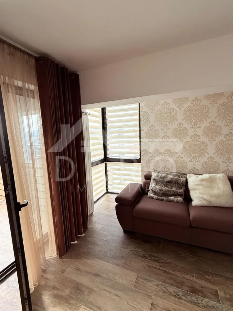 🏡 Apartament de lux de închiriat – Acta Residence | 600 €/lună | Parc - 🏡 Apartament de lux de închiriat – Acta Residence | 600 €/lună | Parcare + Boxă incluse
Se oferă spre închiriere un apartament modern cu 2 camere, situat în complexul Acta Residence, pe strada Livezeni, la etajul 5, cu o priveliște superbă către Shopping City Mall.
📅 Disponibil pentru închiriere pe termen lung
💶 Preț: 600 €/lună
🚗 Loc de parcare + boxă de depozitare incluse în pret
Compartimentare:
✔ Living open space cu bucătărie modernă și insulă
✔ Dormitor luminos
✔ Baie cu duș
✔ Hol
✔ Terasă generoasă de 12 mp, cu acces din living
Dotări:
✔ Complet mobilat și utilat
✔ Mașină de spălat rufe
✔ Frigider
✔ Cuptor electric + plită electrică
✔ Cuptor cu microunde
✔ Centrală termică proprie
✔ Geamuri termopan
Avantaje locație:
📍 Complex rezidențial nou și modern
📍 La câteva minute de Shopping City
📍 Aproape de Kaufland, Lidl
📍 În apropiere de parcuri și zone verzi
📍 Sală de fitness în zonă
📍 Acces rapid la mijloace de transport și alte facilități
💎 Apartament premium, ideal pentru persoane serioase care își doresc confort, liniște și un stil de viață modern.
🤝 Proprietate promovată prin DARO Imobiliare
💳 Te gândești să îți cumperi propria locuință în viitor?
Prin Kiwi Finance beneficiezi de:
✔ analiză GRATUITĂ a eligibilității
✔ oferte de la peste 12 bănci
✔ negocierea dobânzii în favoarea ta
✔ suport complet până la semnare
📞 Detalii și vizionări:
Coman Maria – DARO Imobiliare & Kiwi Finance
📱 0749 535 729
🔑 DARO Imobiliare – găsim locuința potrivită.
💳 Kiwi Finance – obținem creditul pentru a o cumpăra.