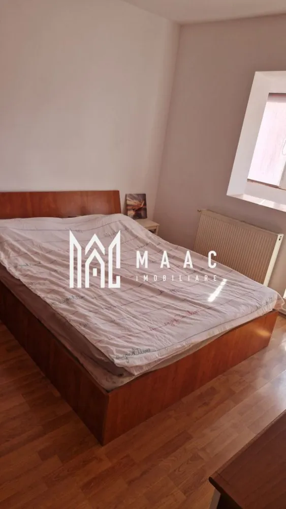 Apartament 3 camere | Balcon | 64 MPU | Decomandat | Lazaret - MAAC Imobiliare va prezinta un Apartament cu 3 camere, decomandat in zona Lazaret, Compa. Caracteristici: Suprafață utilă: 64 mp Etaj: 4 din 4 (deasupra este mansardă) Se vinde mobilat și utilat, conform pozelor Balcon închis de 4 mp. Caracteristici: Compartimentare: 2 dormitoare spațioase și luminoase, living open-space cu bucătărie, hol generos, care separă zona de zi de cea de noapte, baie dotată cu cadă, balcon închis. Poziționare: Etaj intermediar superior, cu mansardă deasupra (nu ultimul nivel expus) Orientare favorabilă ce asigură lumină naturală pe tot parcursul zilei Se vinde complet mobilat și utilat, ideal pentru mutare imediată Dotat cu centrală termică proprie și încălzire prin calorifere Facilități suplimentare: Locuri de parcare disponibile atât în fața, cât și în spatele blocului Bloc izolat, zonă liniștită Aproape de centrul orașului și principalele puncte de interes Acces rapid la mijloace de transport în comun (stație autobuz în apropiere) În vecinătate se află parcuri, magazine, școli, grădinițe și alte facilități urbane Ideal atât pentru locuință personală, cât și ca investiție, datorită cererii ridicate pentru închiriere în zonă. Pentru mai multe detalii precizati telefonic ca ati vazut anuntul cu ID: CP2608907 }}