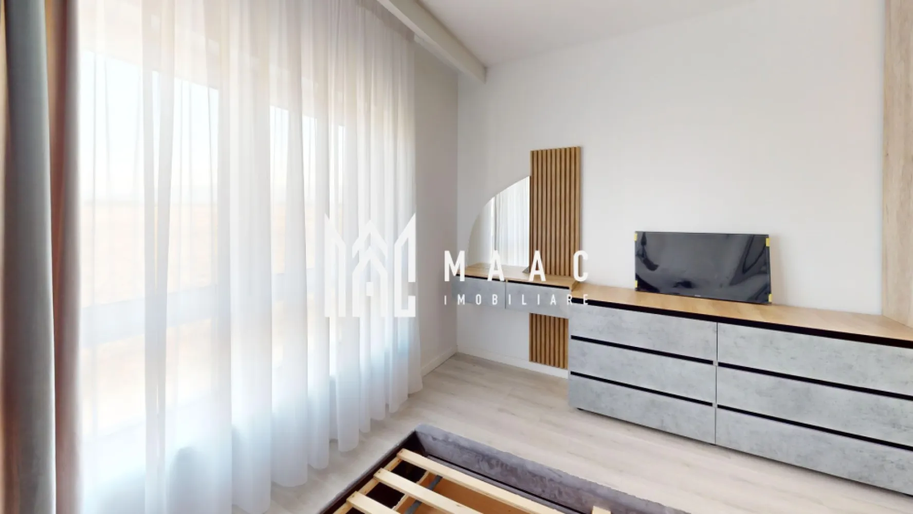 Direct dezvoltator | Apartament 2 camere | Etaj 2 | Predare 2026 - Vanzare DIRECT de la DEZVOLTATOR | 0% COMISION

Apartamentul se preda finisat LA CHEIE!

Descoperiți un nou ansamblu rezidențial amplasat pe strada Doamna Stanca, ce se întinde pe un teren generos de 17.000 mp. Cu un design contemporan, ansamblul este compus din 8 blocuri moderne, oferind în total 236 de apartamente, variind de la două la trei camere, cu suprafețe cuprinse între 55 și 78 mp. Fiecare apartament se remarcă prin compartimentări eficiente și inteligente, prezentând o diversitate de 8 modele distincte.

La proiectarea ansamblului s-a urmărit crearea unui mediu prielnic, înconjurat de spații verzi generoase. Astfel, din întreaga suprafață de 1,7 ha a terenului, 3.400 mp sunt dedicate spațiilor verzi, 340 mp reprezentând zone de joacă amenajate, iar pentru confortul locuitorilor, am inclus 281 de locuri de parcare, circulații pietonale și auto bine delimitate. Toată infrastructura, inclusiv peisagistica, este meticulos amenajată de către dezvoltator. 
Poziționarea strategică a blocurilor asigură fiecărui apartament expunere însorită și o panoramă impresionantă către Munții Făgăraș și orașul Sibiu. În plus, în proximitatea ansamblului, veți găsi numeroase facilități precum magazine, zone de promenadă și acces facil la mijloacele de transport.

Calitatea primează, de aceea se utilizează doar materiale de construcție de înaltă calitate și se supervizează atent fiecare detaliu și etapă a construcției.

Investiția într-un apartament nou in acest ansamblu reprezintă o decizie pe termen lung, având potențialul de a genera venituri considerabile pe parcursul vieții dumneavoastră. Alegerea unei locuințe într-o zonă atât de privilegiată va stimula, cu siguranță, cererea pentru închiriere.

Apartamentul are o suprafata utila de 56.15 mp compartimentat astfel:

- living
- dormitor
- bucatarie
- hol.

Pretul apartamentului la cheie este de 109.000 euro

Pentru mai multe informatii specificati ca ati vazut anuntul cu ID: CP1949031