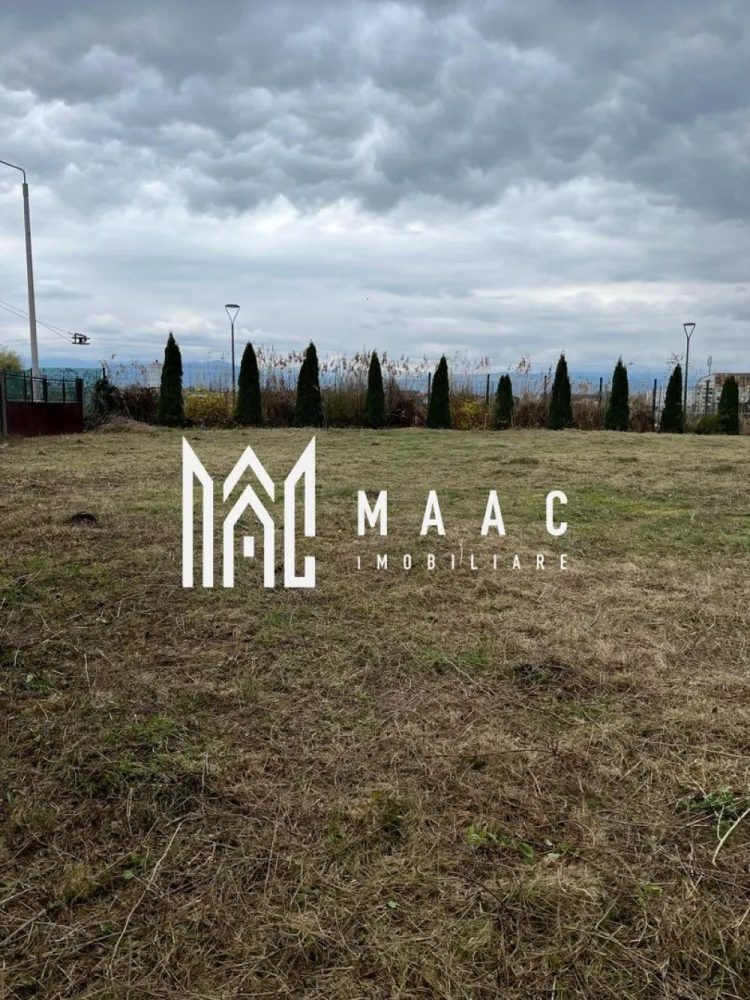 Teren 1900MP | Utilitati | Lacul lui Binder - MAAC Imobiliare propune atentiei dumneavoastra un teren intravilan si hala industriala, cu utilitati, in zona Lacul lui Binder. Spatiul este compartimentat astfel: - spatiu productie: 280.68 mp - birouri: 136.5 mp - vestiare + depozit: 33.93 mp Structura halei este din caramida, acoperisul din tabla si podeaua este din rasina epoxidica. Pentru mai multe detalii specificati: CP2606624 }}