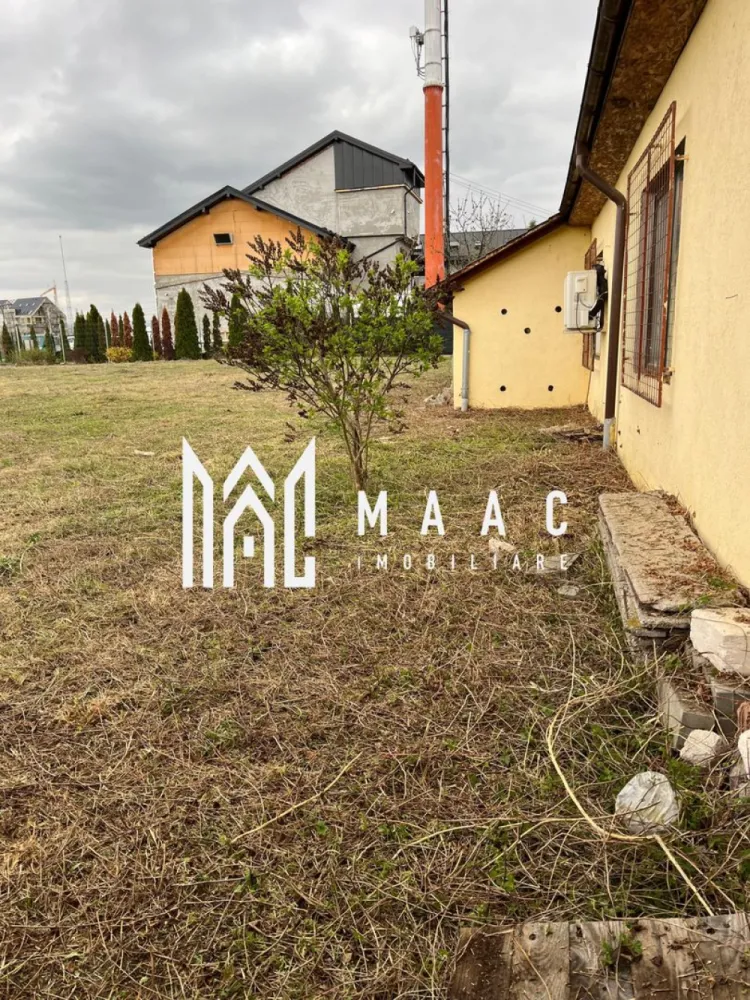 Teren 1900MP | Utilitati | Lacul lui Binder - MAAC Imobiliare propune atentiei dumneavoastra un teren intravilan si hala industriala, cu utilitati, in zona Lacul lui Binder. Spatiul este compartimentat astfel: - spatiu productie: 280.68 mp - birouri: 136.5 mp - vestiare + depozit: 33.93 mp Structura halei este din caramida, acoperisul din tabla si podeaua este din rasina epoxidica. Pentru mai multe detalii specificati: CP2606624 }}