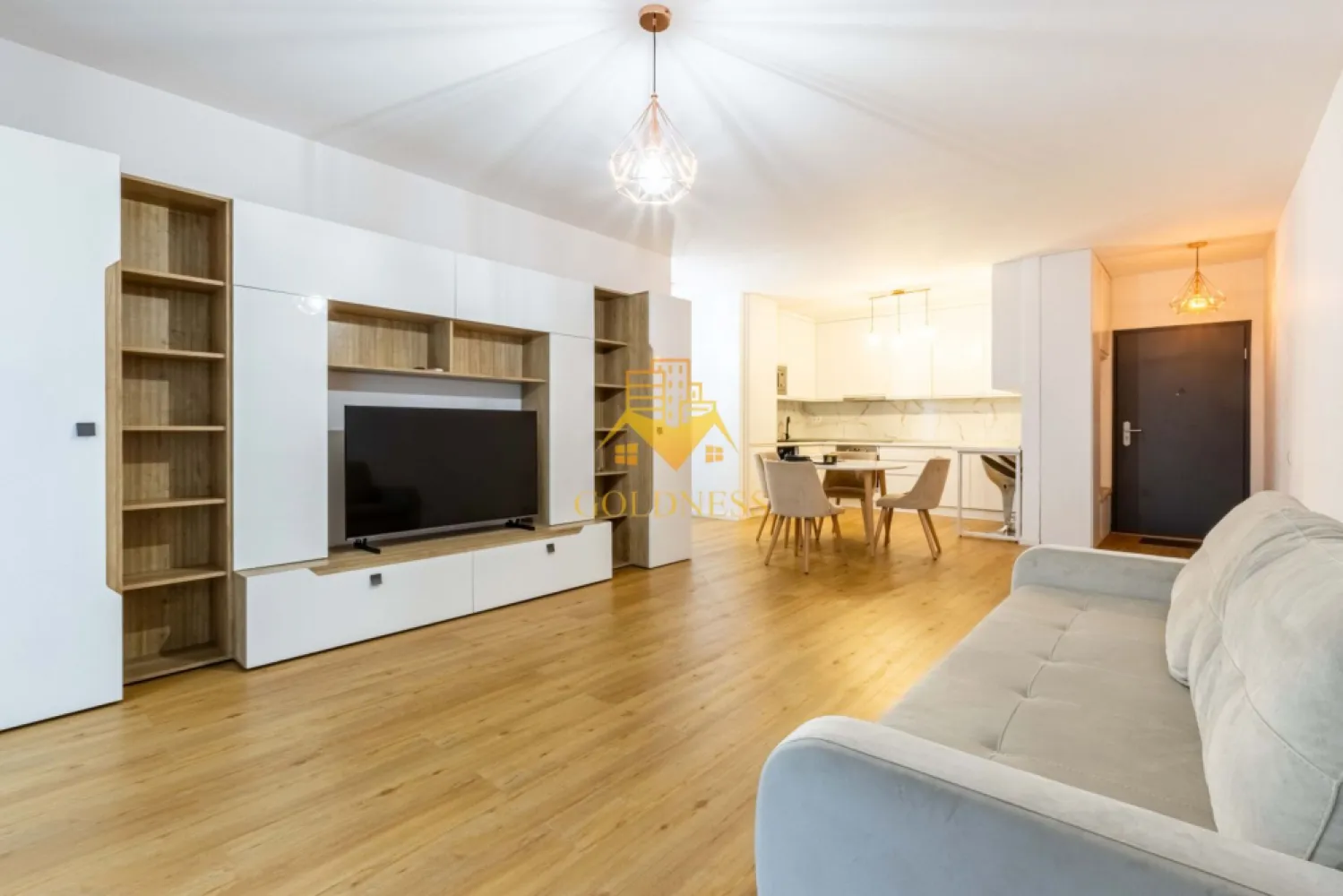 2 camere, modern, Zorilor, zona LIDL, totul nou, Scala Frunzisului - GOLDNESS Imobiliare vă propune spre închiriere un apartament cu 2 camere complet mobilat și utilat, la parter într-un imobil de 10 etaje, în cartierul Zorilor. Apartamentul este compartimentat astfel:
 - dormitor cu pat matrimonial, dulap pentru haine, noptiere
 - living cu bucatarie open-space complet utilată, canapea extensibla, loc de servit masa 
 - baie cu cabina de dus, calorifer port prosop inox și dulap pentru depozitare.
 - balcon de 10 mp.

Imobilul este dotat cu toate cele necesare- centrală proprie, mașină de spălat haine, frigider, plită electrică, hotă, TV, etc. 
Se află în apropierea stațiilor de transport în comun, magazine, restaurante, spații verzi, farmacii, etc. 
Dispune de parcare subterana proprie !
Dacă sunteți interesați de acest apartament și doriți să îl vizionați, dar și pentru alte oferte sau detalii nu ezitați să ne contactați telefonic sau prin e-mail - goldnessimobiliare@gmail.com. Vă stăm la dispoziție!
Pentru intermediere se percepe un comision de 50% din prețul chiriei!