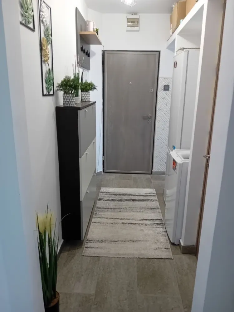 BRASADAS vinde ap 2 cam in 14 Mai etajul 3. - Agenția imobiliara BRASADAS vinde apartament cu 2 camere in 14 mai la etajul 3.
Apartamentul a fost renovat de un an are termopane jaluzele plasa de tantari parchet nou.
www.brasadas.com.