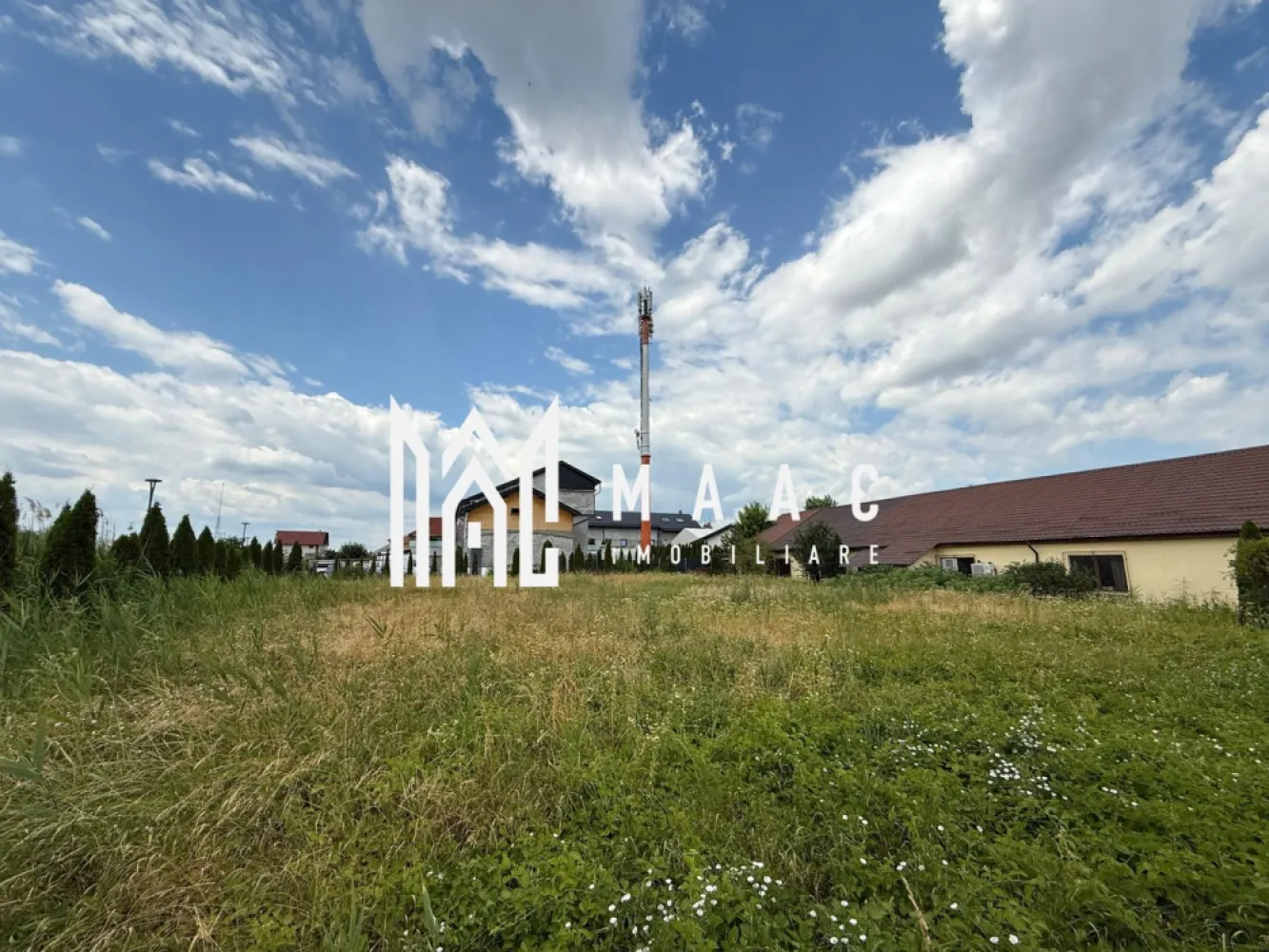 Teren 1400MP + Hala 500MP | Utilitati | Lacul lui Binder - MAAC Imobiliare propune atentiei dumneavoastra un teren intravilan si hala industriala, cu utilitati, in zona Lacul lui Binder. Spatiul este compartimentat astfel: - spatiu productie: 280.68 mp - birouri: 136.5 mp - vestiare + depozit: 33.93 mp Structura halei este din caramida, acoperisul din tabla si podeaua este din rasina epoxidica. Pentru mai multe detalii specificati: CP2606586 }}