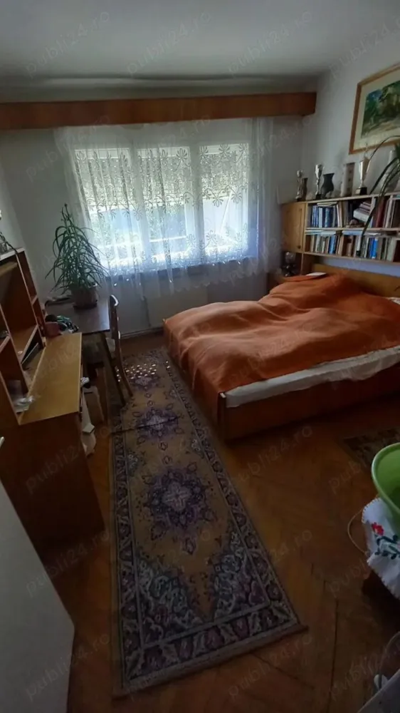 BRASADAS vinde ap 3 cam 4/4 Micro 15. - Agenția imobiliara BRASADAS vinde apartament cu 3 camere Micro 15 etajul 4, pe strada Careiului. Apartamentul are 63,86 mp, din caramida. 
Compus din 3 camere, baie, bucătărie, 2 holuri, 2 debareuri, balcon, pivnița, cu centrală proprie noua.
Se vinde mobilat parțial sau nemobilat .
www.brasadas.com.