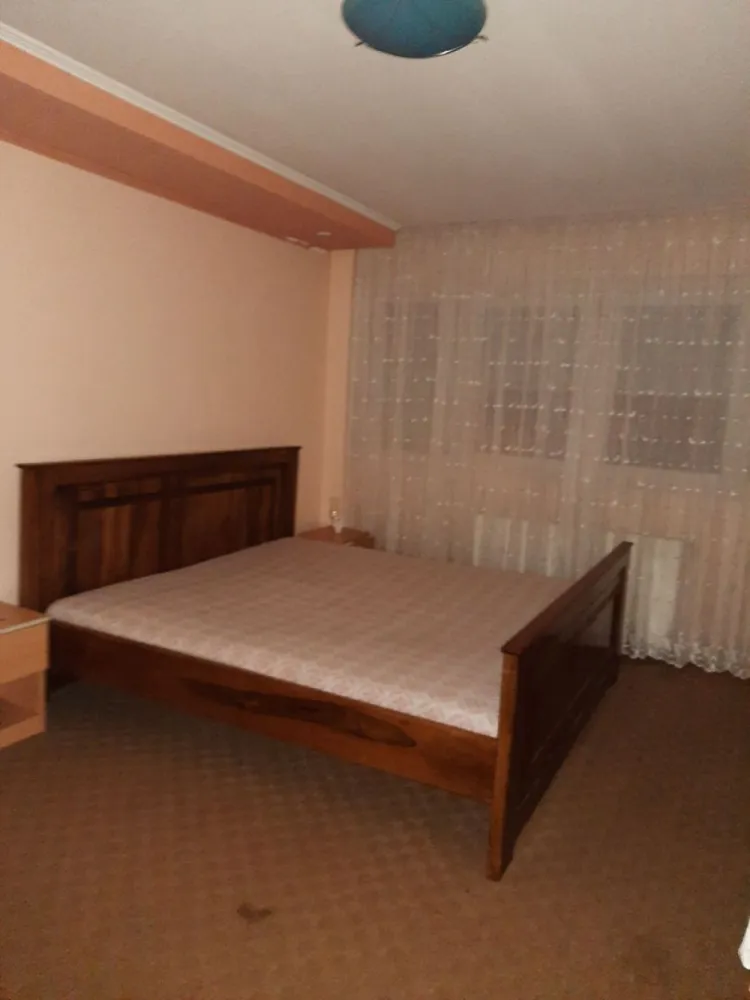 BRASADAS vinde ap 3 cam la PARTER în Micro 16. - Agentia imobiliara BRASADAS vinde apartament cu 3 camere transformat în 2 camere 78m utili la parter lingă podul Golescu mobilat si utilat.
www.brasadas.com.