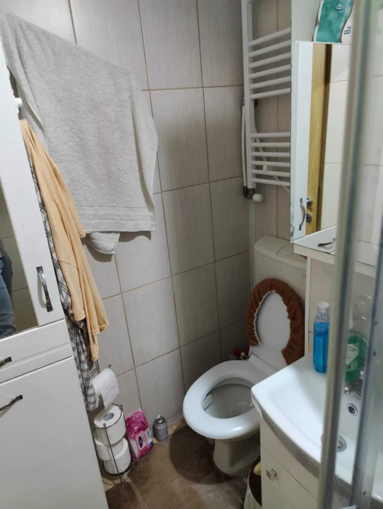 BRASADAS vinde ap 3 camere, Micro 14, Jiului 3/4. - Agenția imobiliara BRASADAS vinde apartament cu 3 camere in Micro 14 Alea Jiului Etaj 3/4 izolat interior, geamuri termopan, jaluzele, usa metalica, aer conditionat, microcentrala cu radiatioare noi, foarte eficient energetic se poate vinde mobilat la alt preț.
www.brasadas.com.