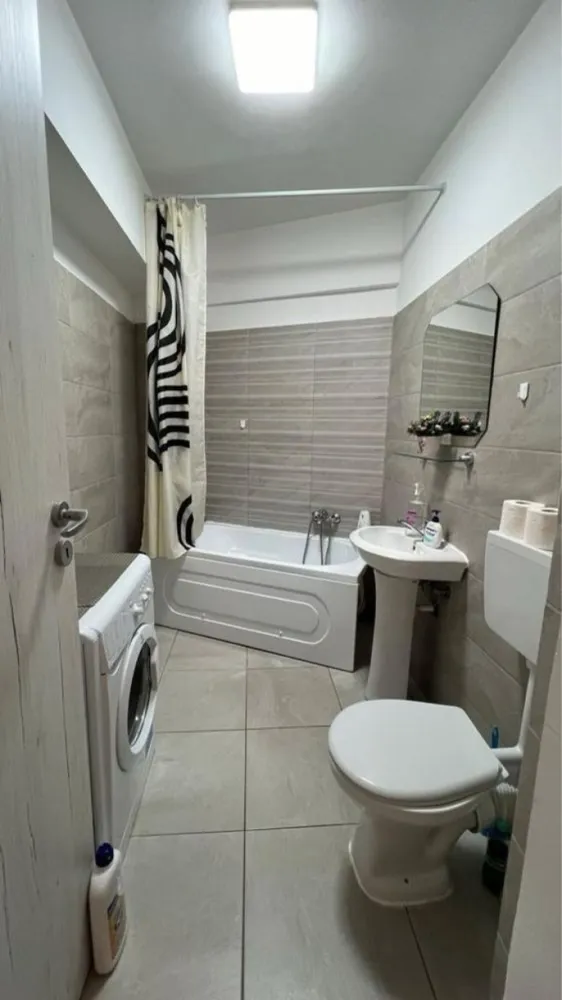 Apartament de inchiriat Nazuintei! - Inchiriez apartament in regim hotelier cu 3 camere + parcare, apartamentul este complet utilat.
-2 dormitoare
-living
-1bai
-1 balcoan
-bucatarie cu toate electrocasnicele
-incalzire prin centrala

Langa bloc dispuneti de magazine,mini market, farmacie,profi,mega image,jisk si leroy merlin.

Acest apartament se inchiriza cu parcarea subterana.

Apartamentul este nou.
Pentru mai multe detalii la telefon .